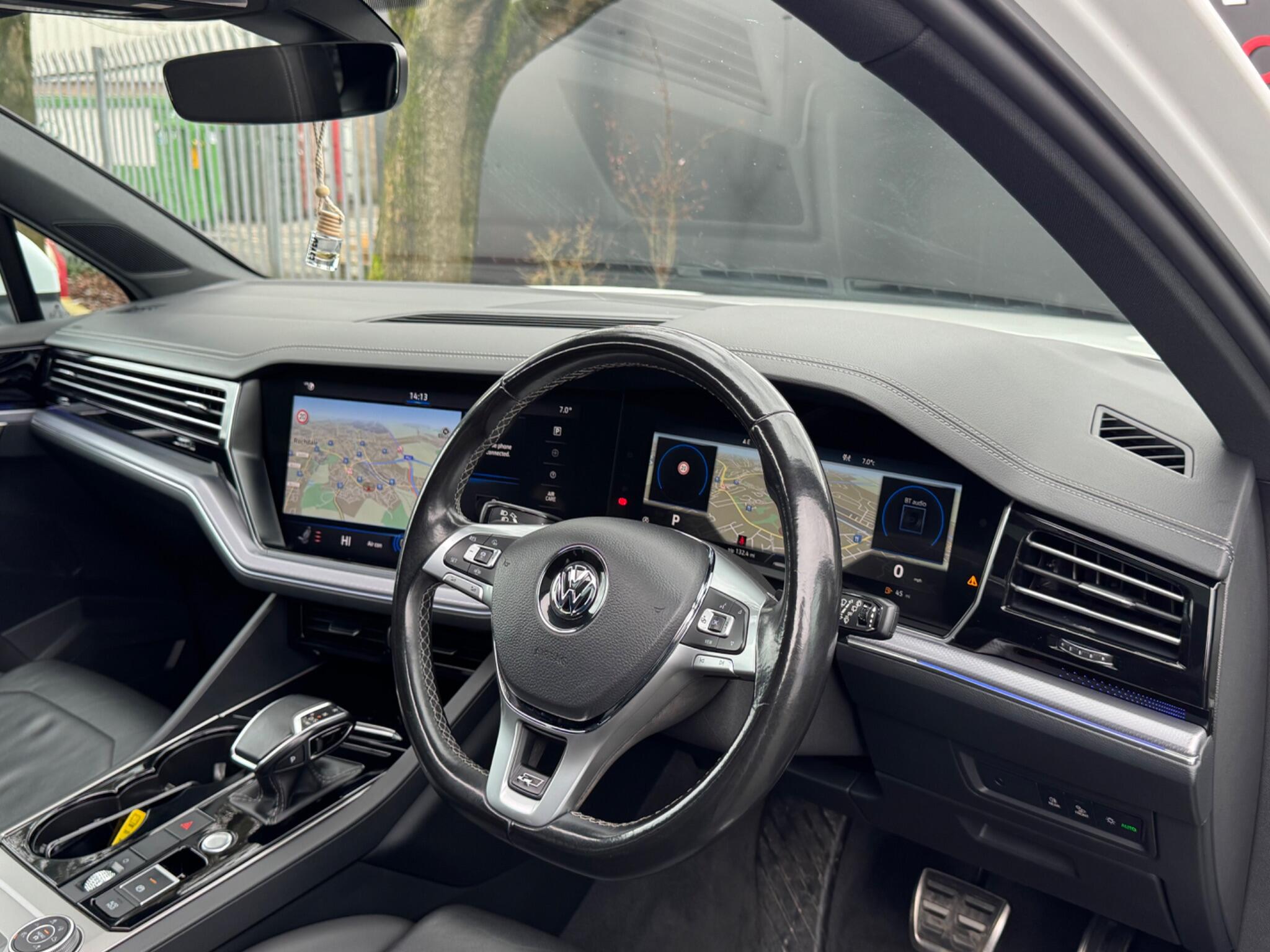 Volkswagen Touareg - Image 70