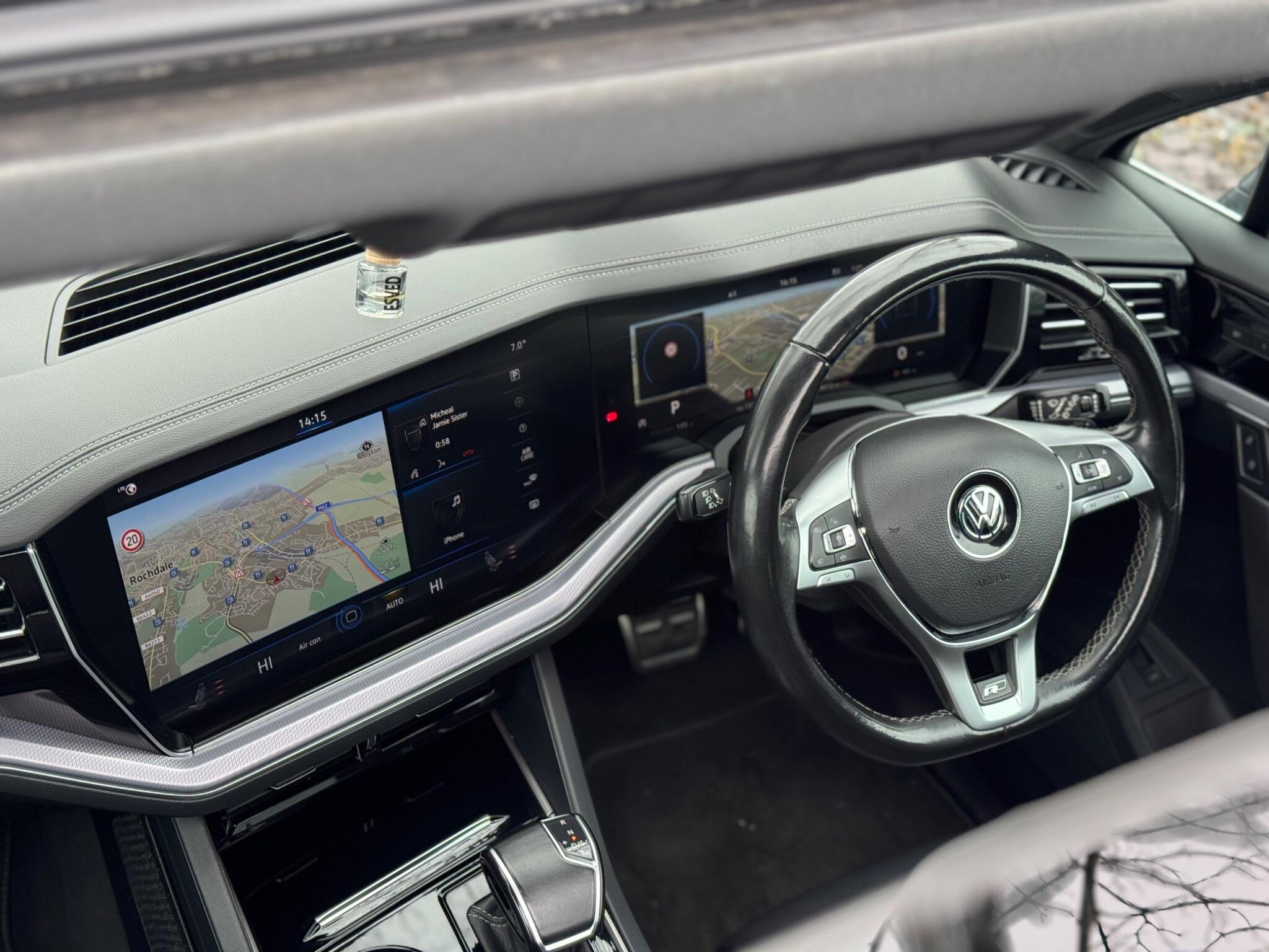 Volkswagen Touareg - Image 16