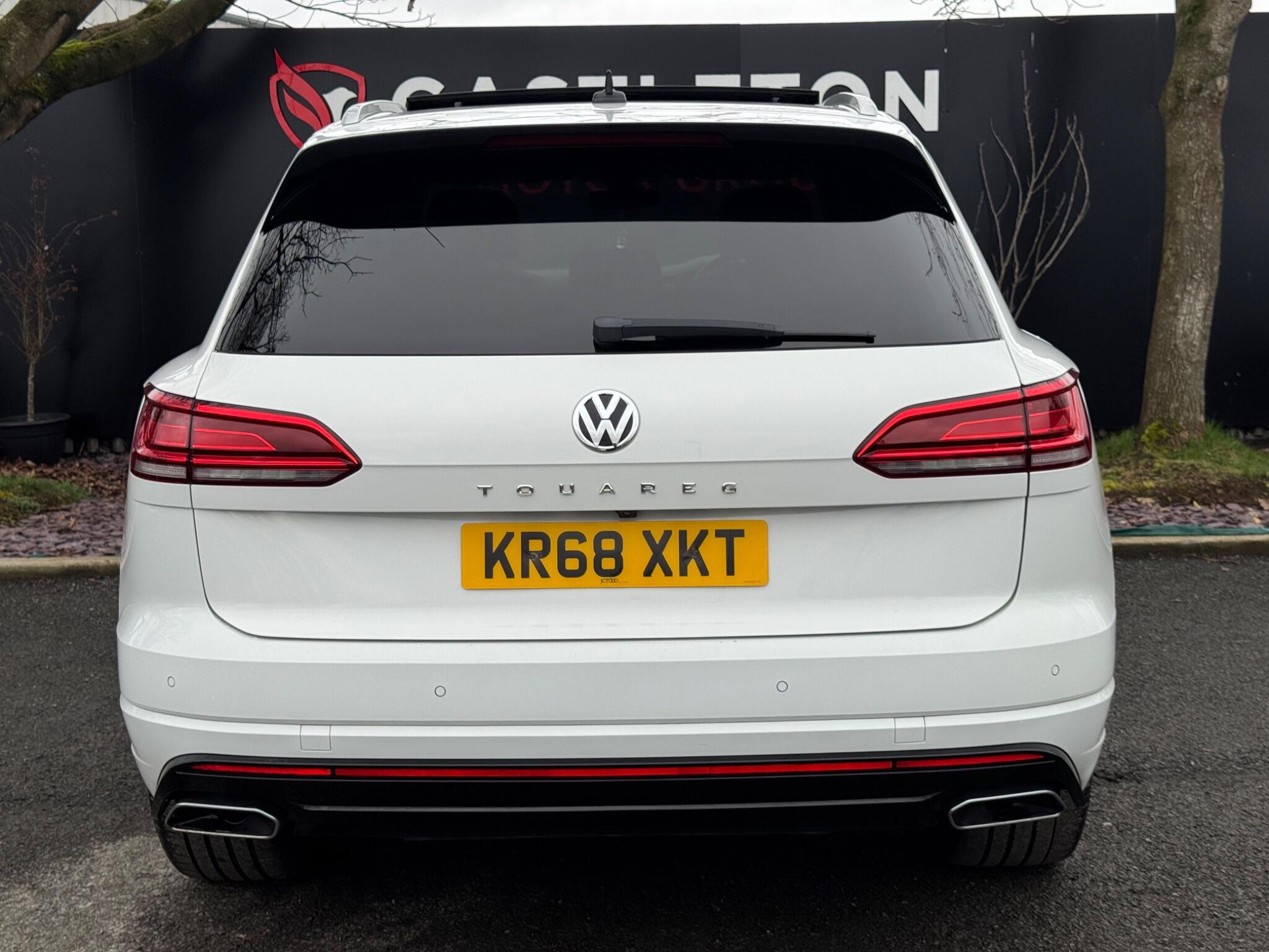 Volkswagen Touareg - Image 8