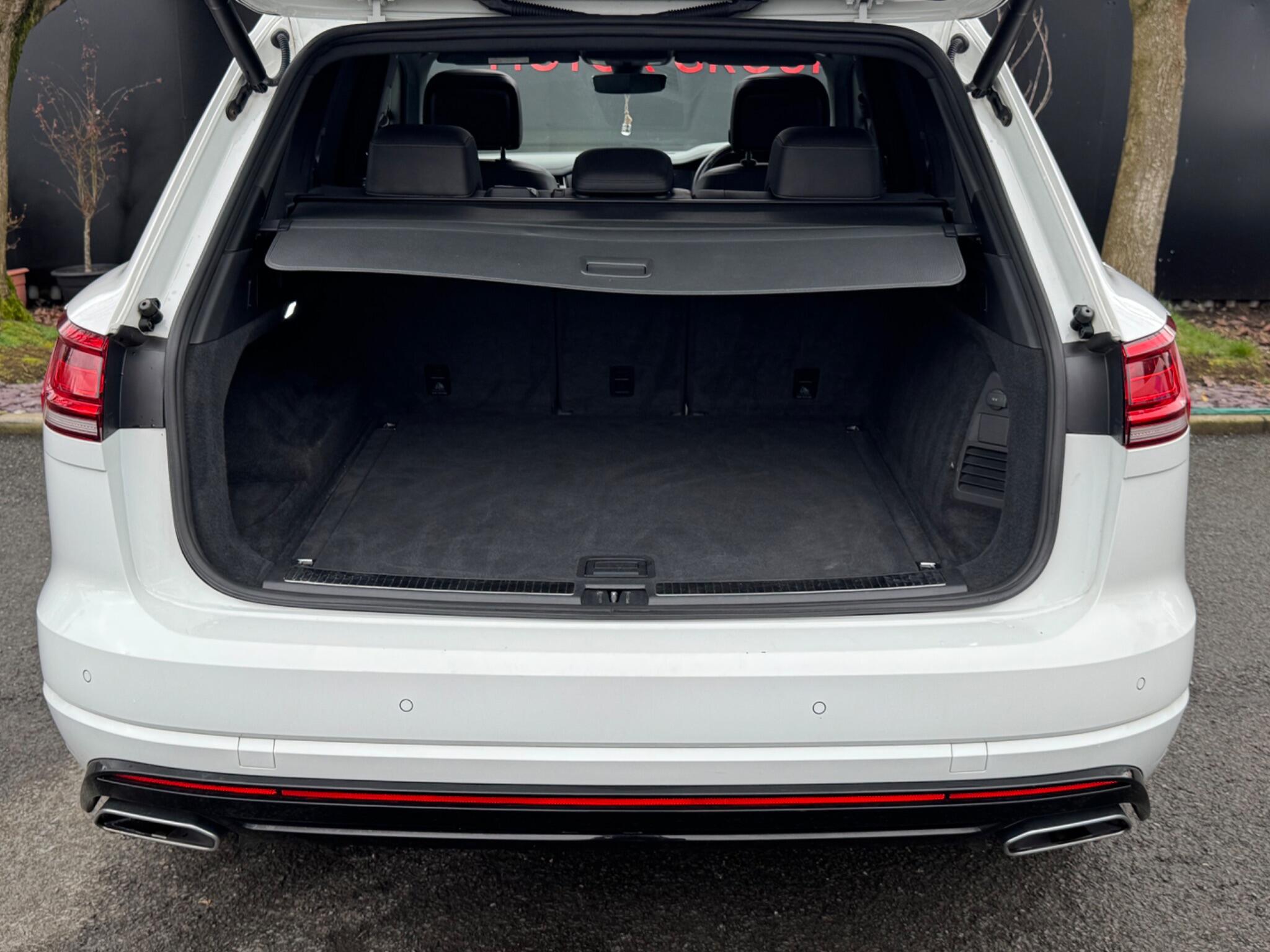 Volkswagen Touareg - Image 51