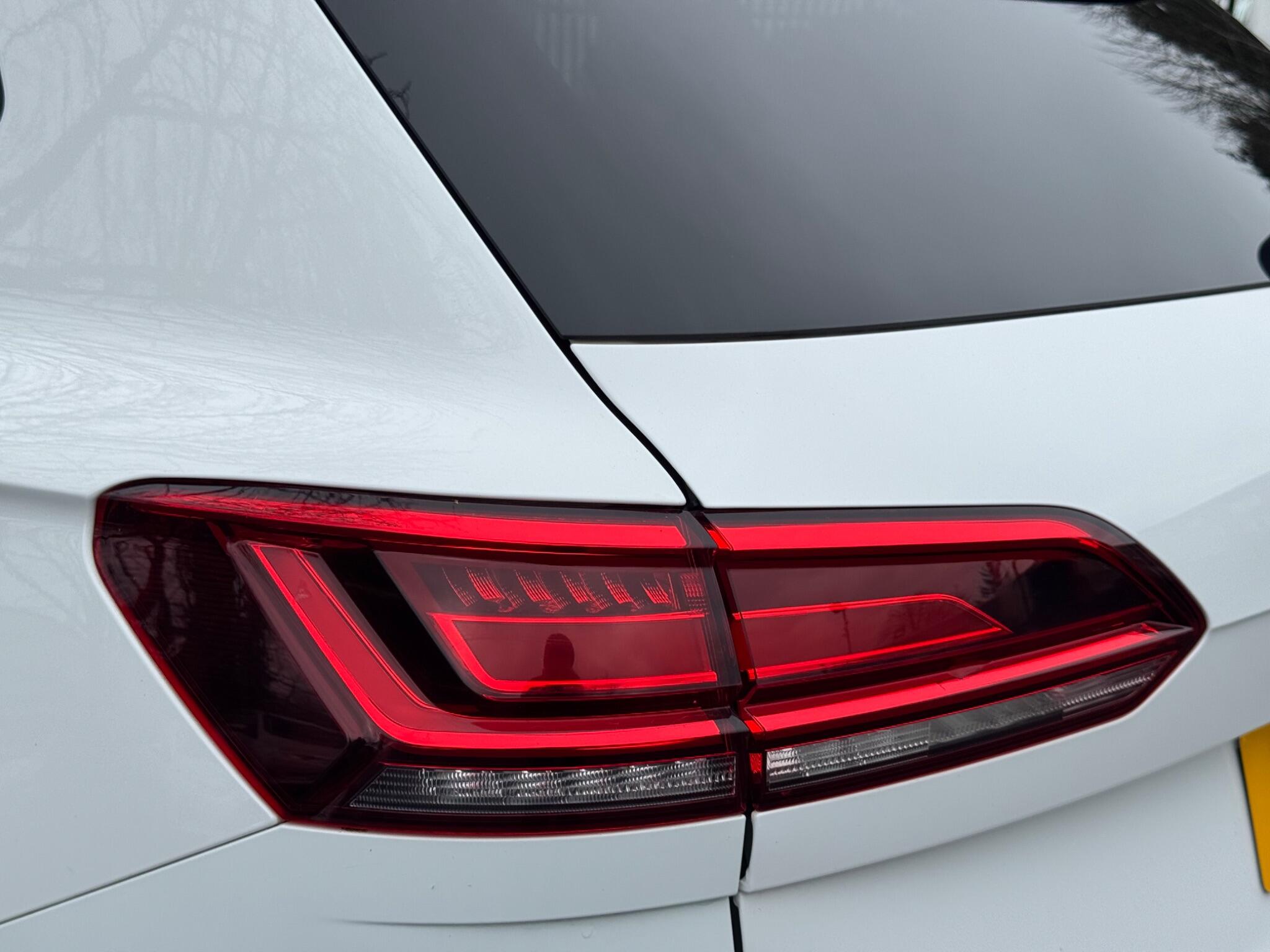 Volkswagen Touareg - Image 56