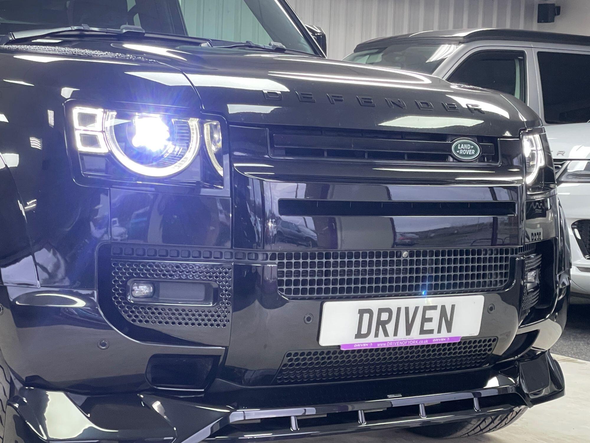 Land Rover Defender - Image 5