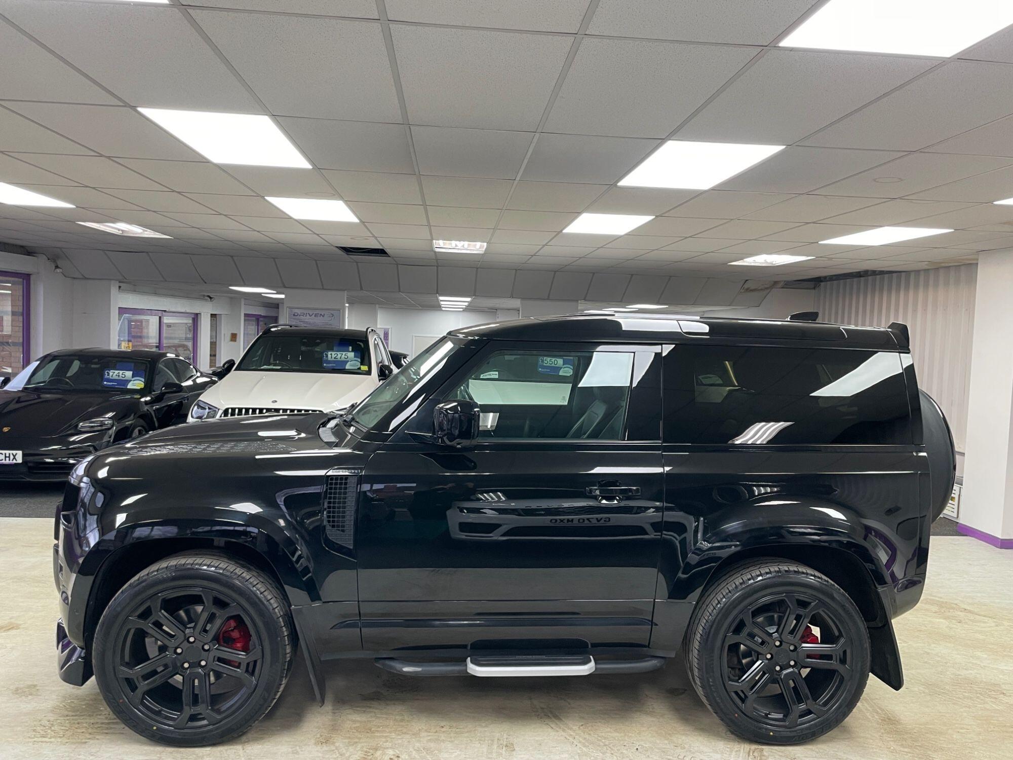 Land Rover Defender - Image 12