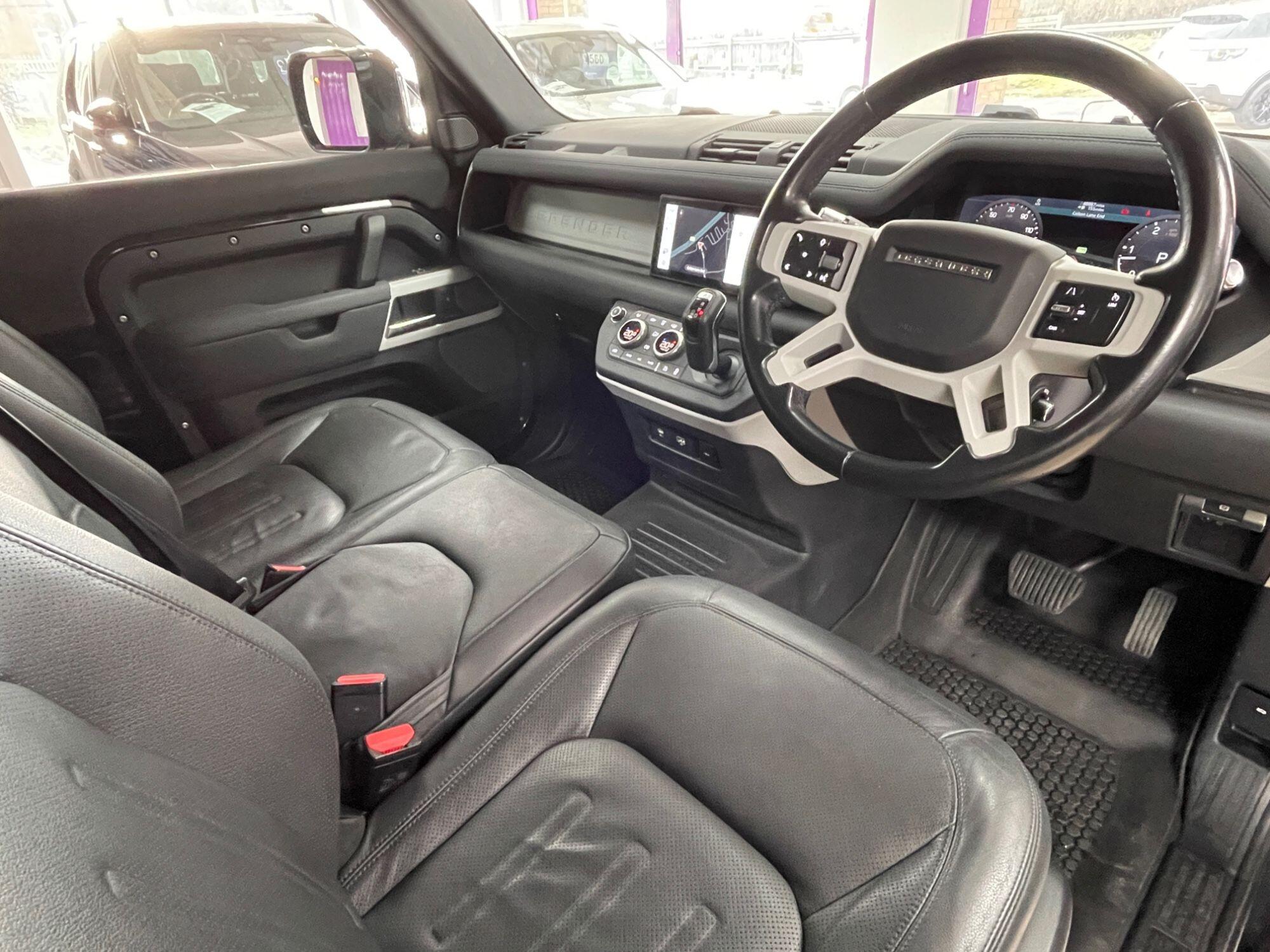 Land Rover Defender - Image 22