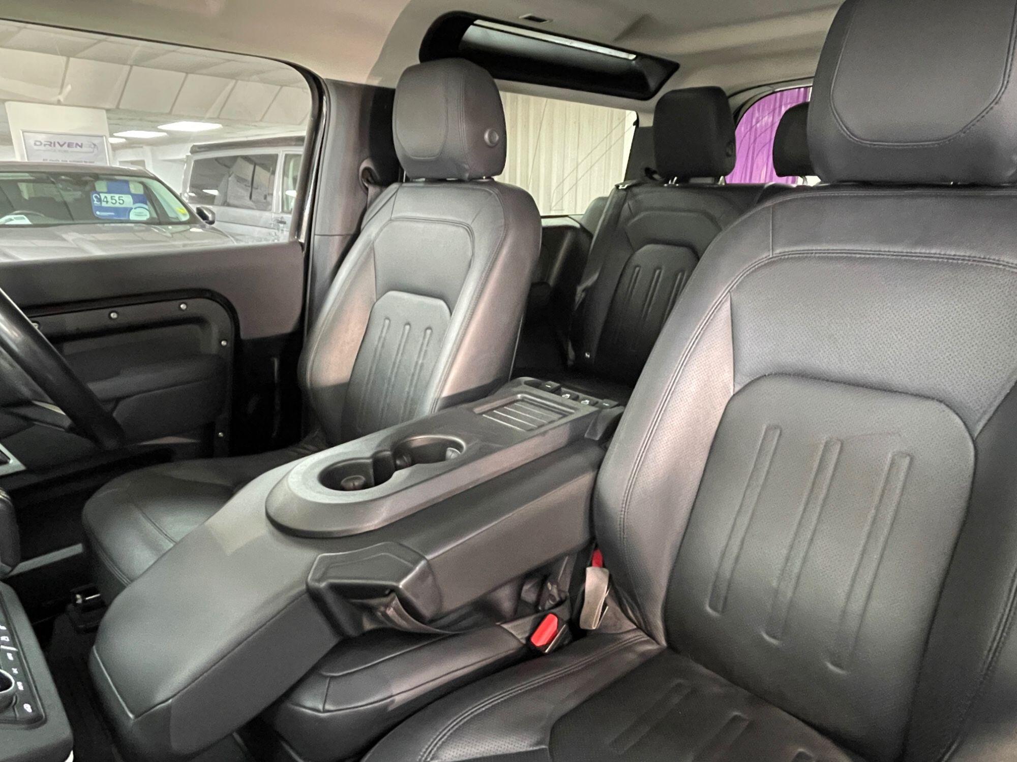 Land Rover Defender - Image 29