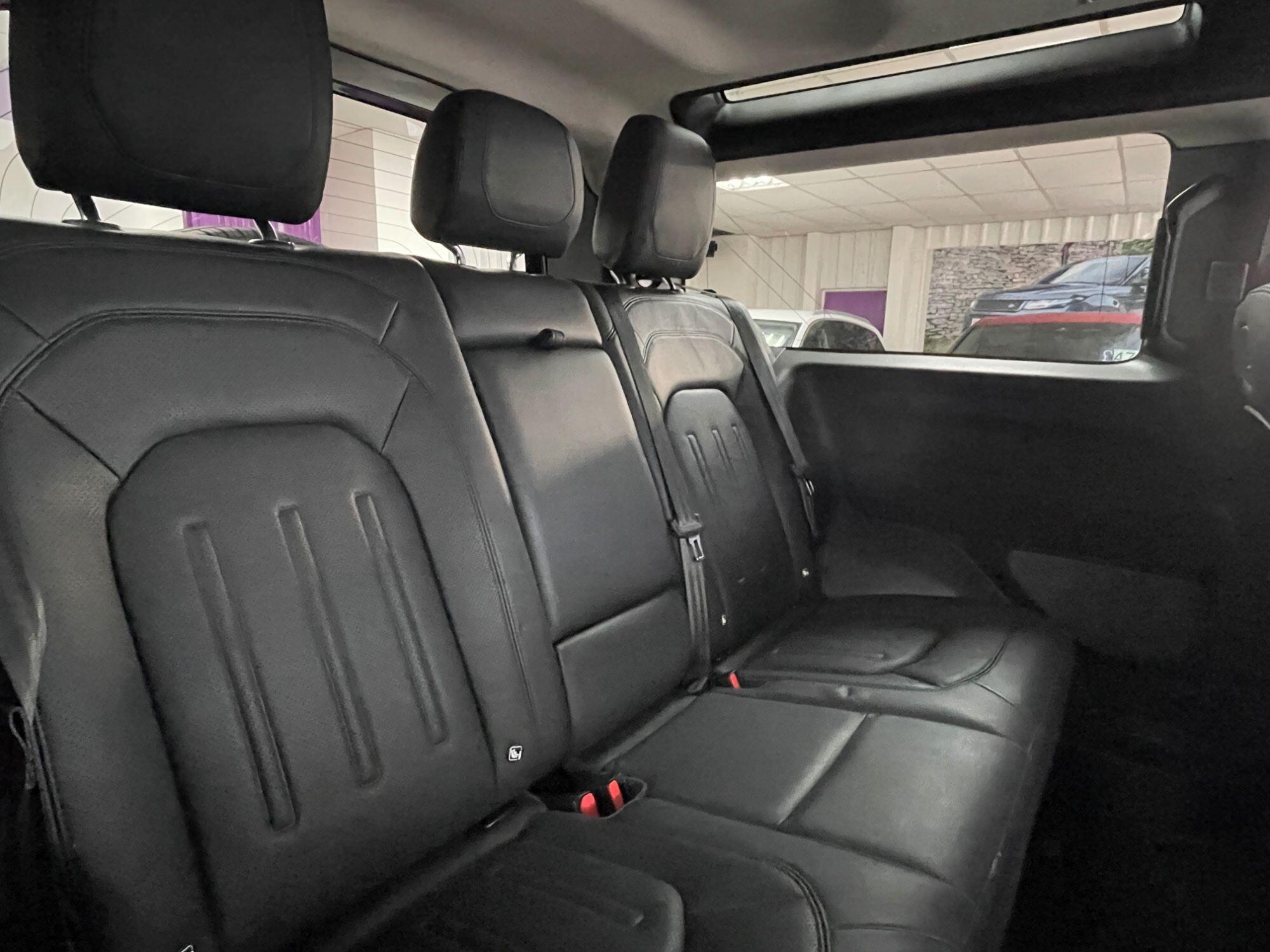 Land Rover Defender - Image 31