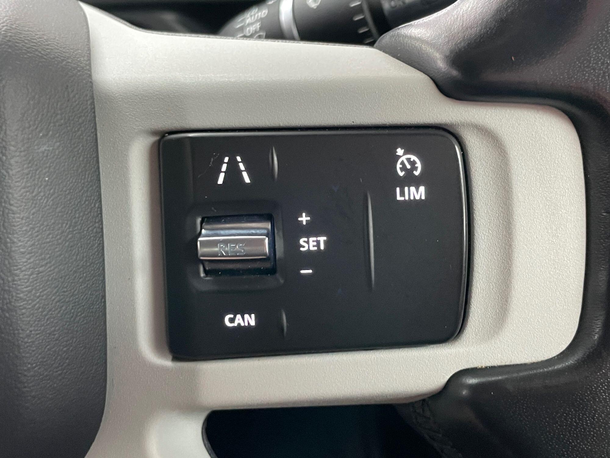 Land Rover Defender - Image 38