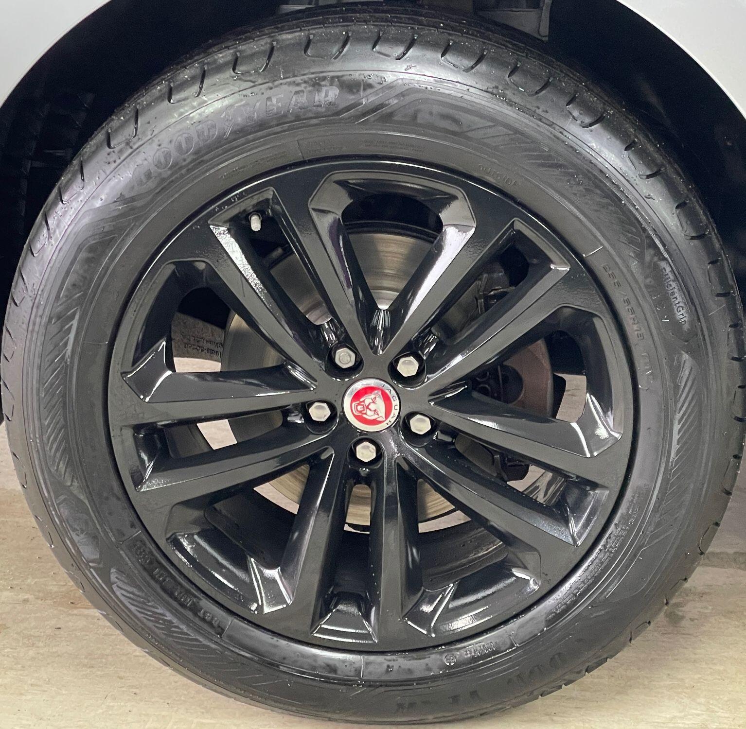 Jaguar F-Pace - Image 17