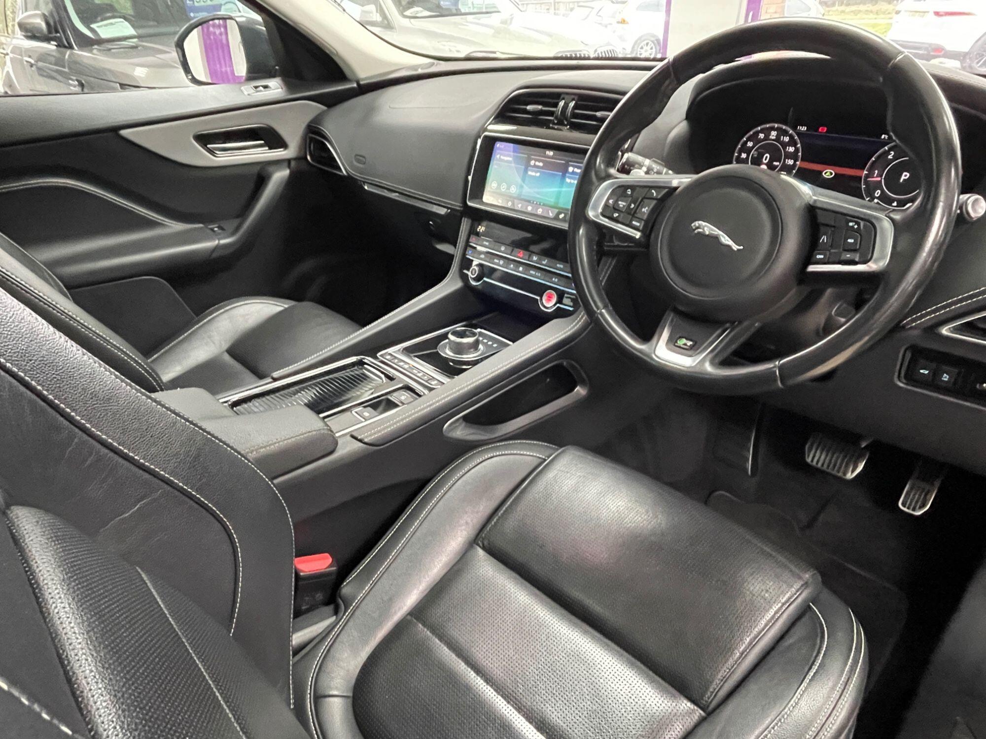 Jaguar F-Pace - Image 25