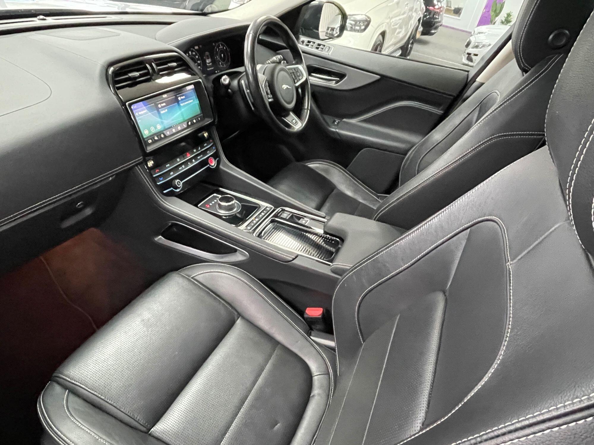 Jaguar F-Pace - Image 32