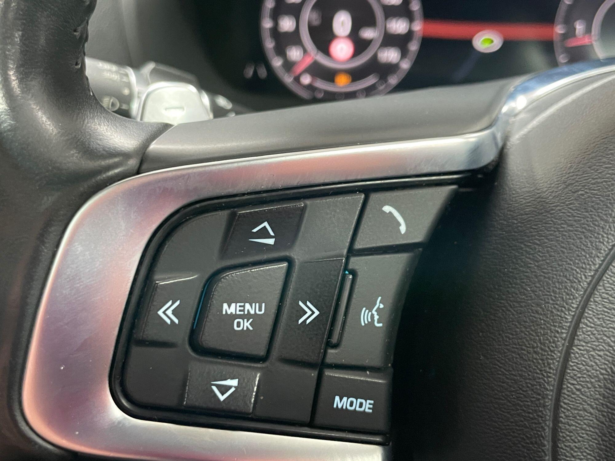 Jaguar F-Pace - Image 38