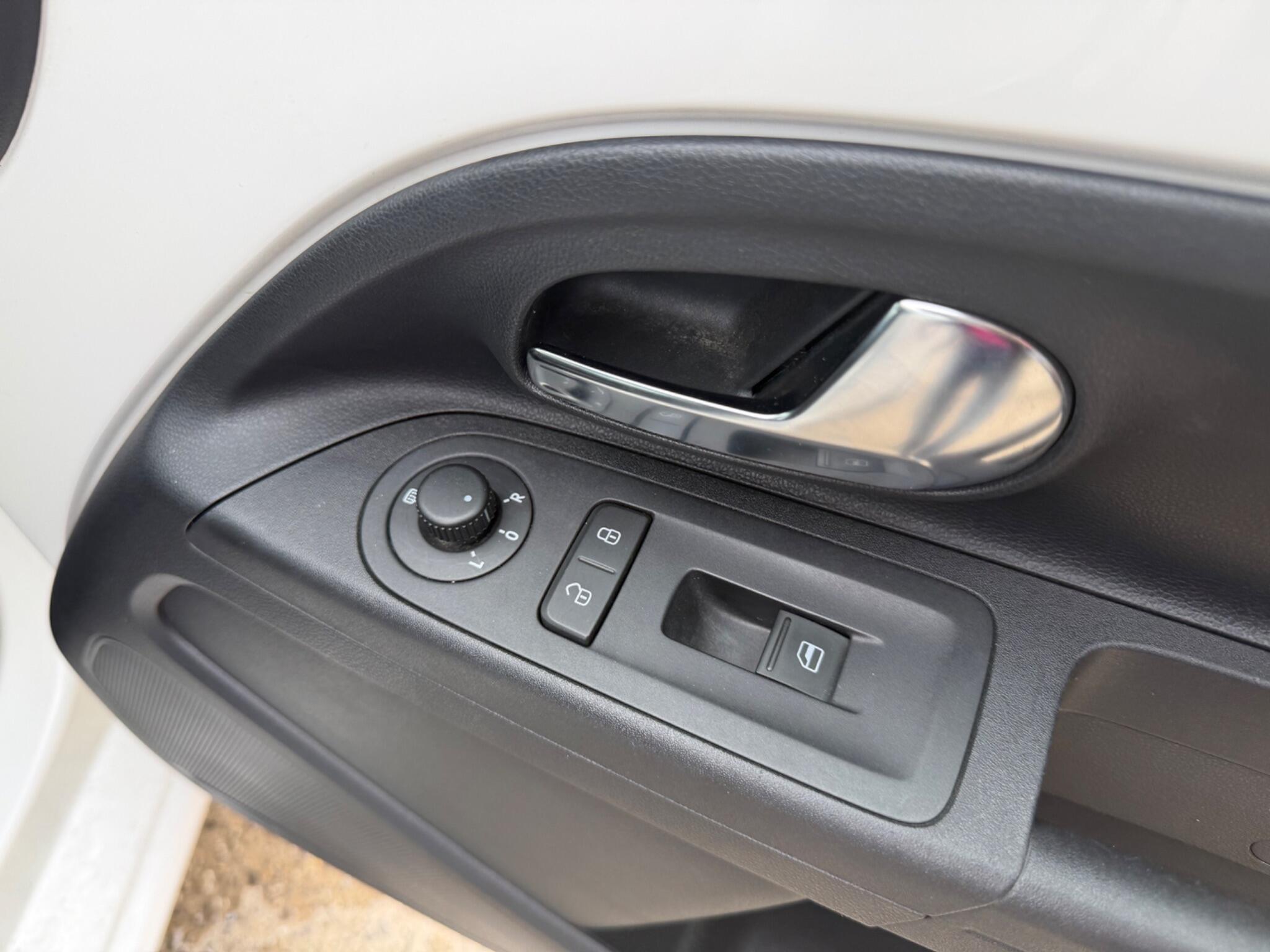 Volkswagen up! - Image 31