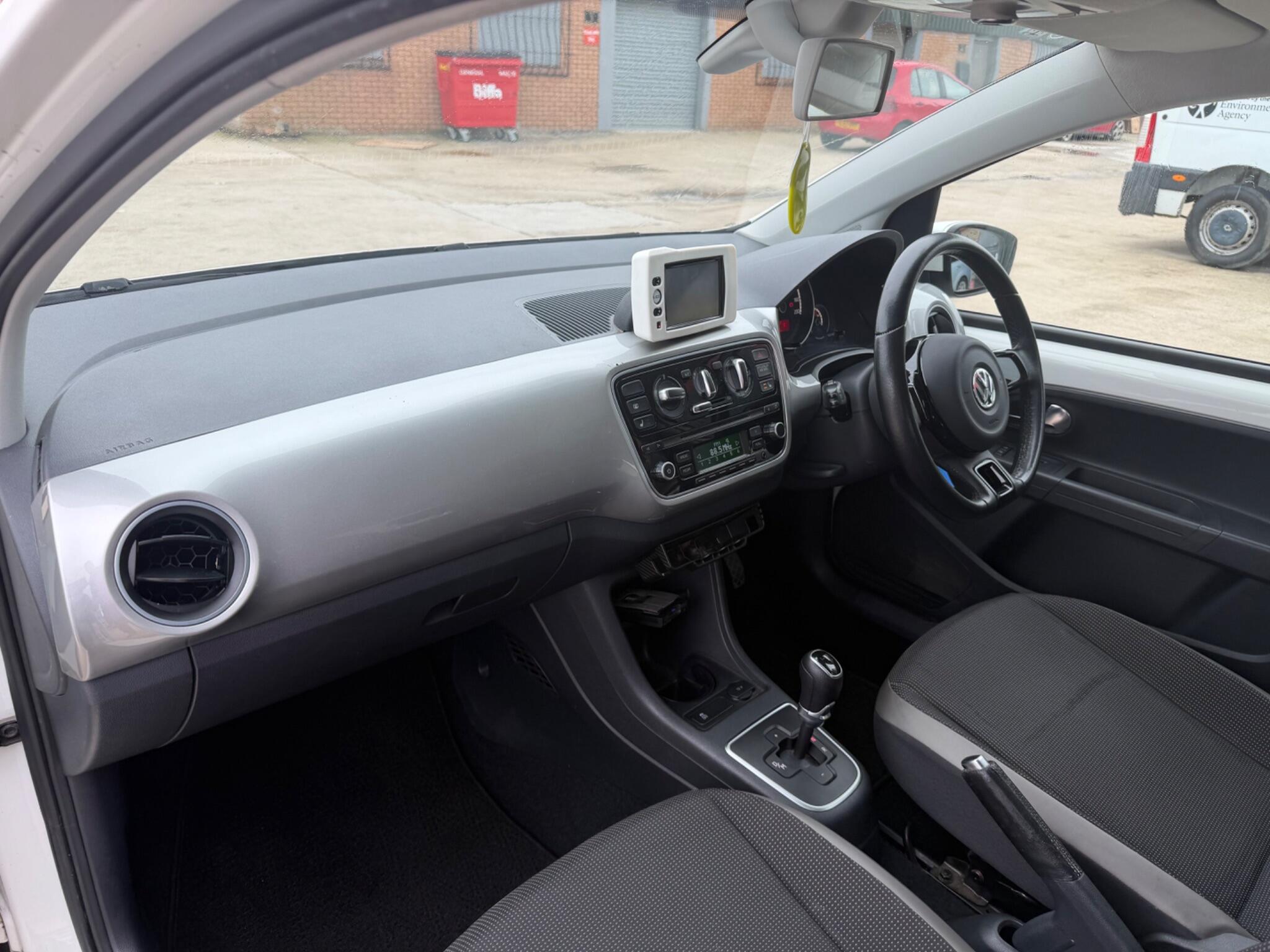 Volkswagen up! - Image 33