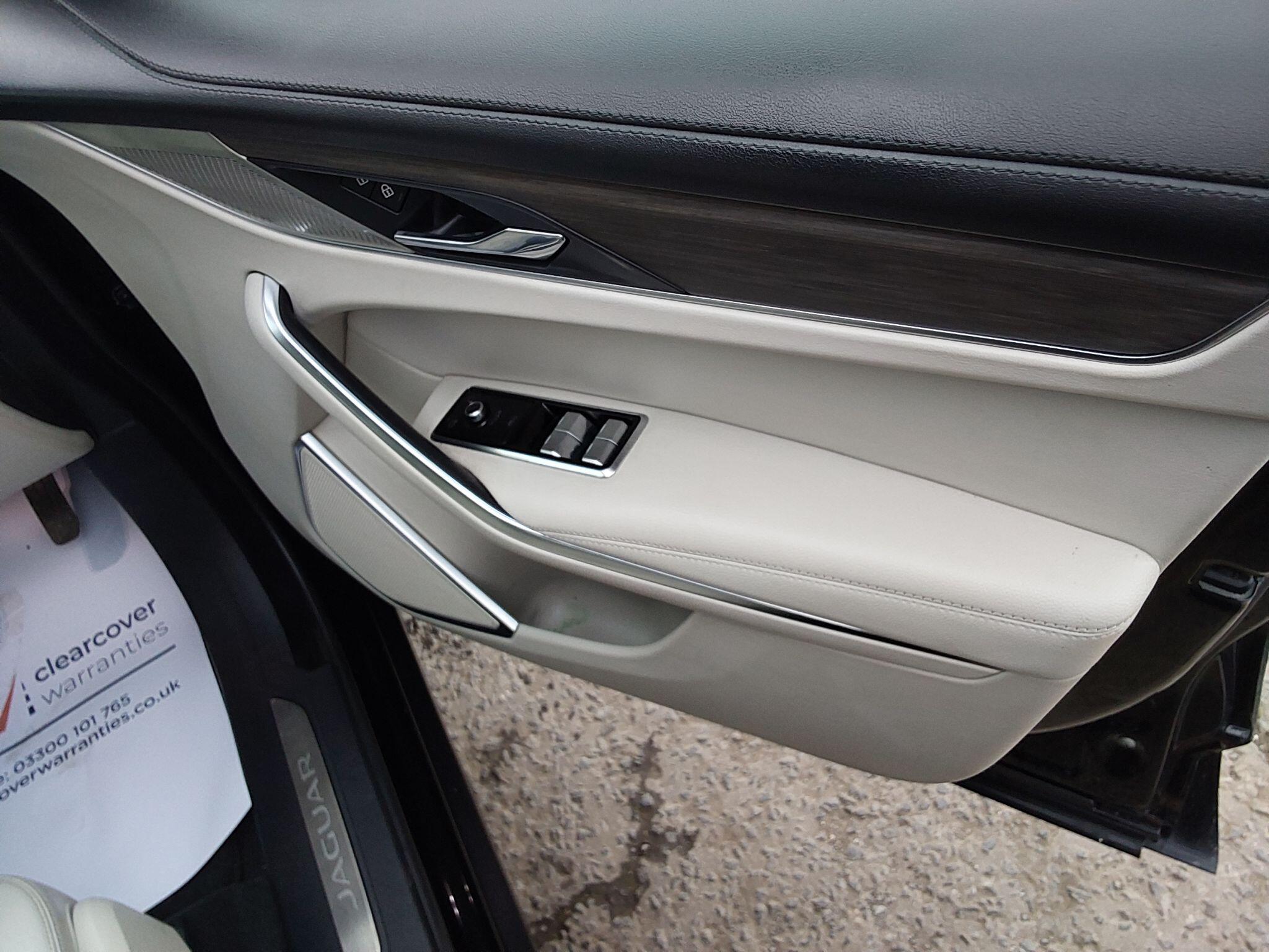 Jaguar F-Pace - Image 22