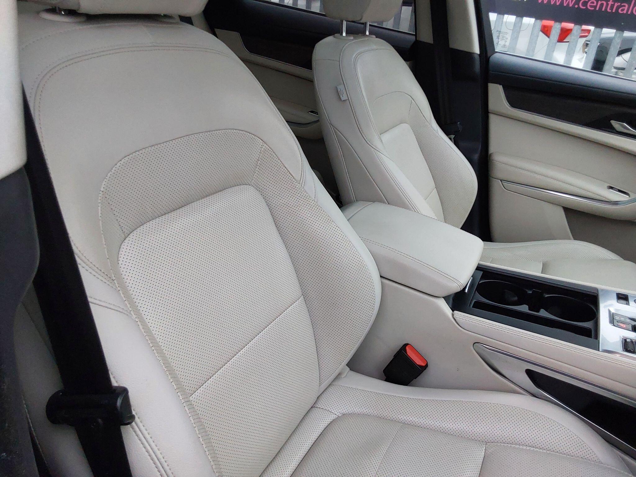 Jaguar F-Pace - Image 27