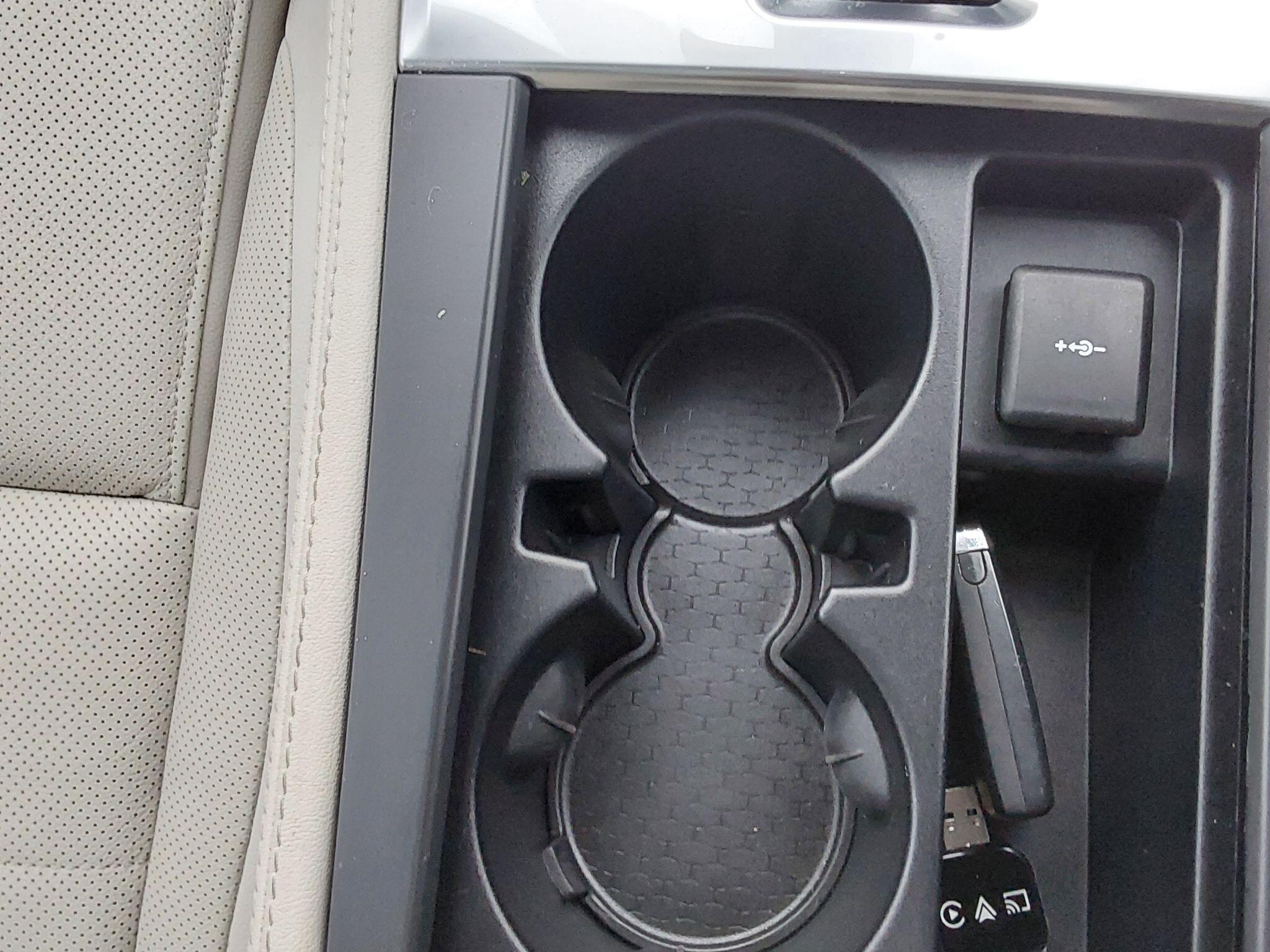 Jaguar F-Pace - Image 33