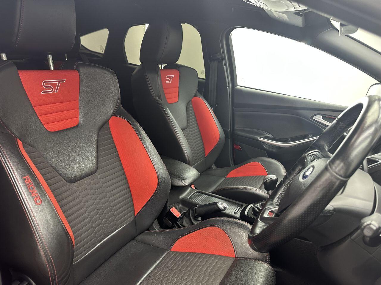 Ford Focus - Image 2