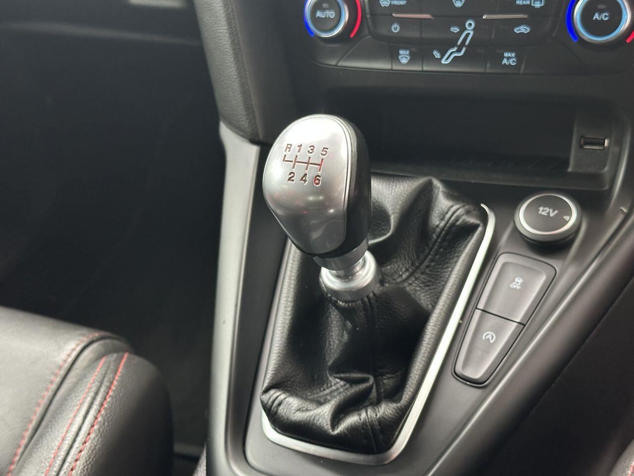 Ford Focus - Image 42