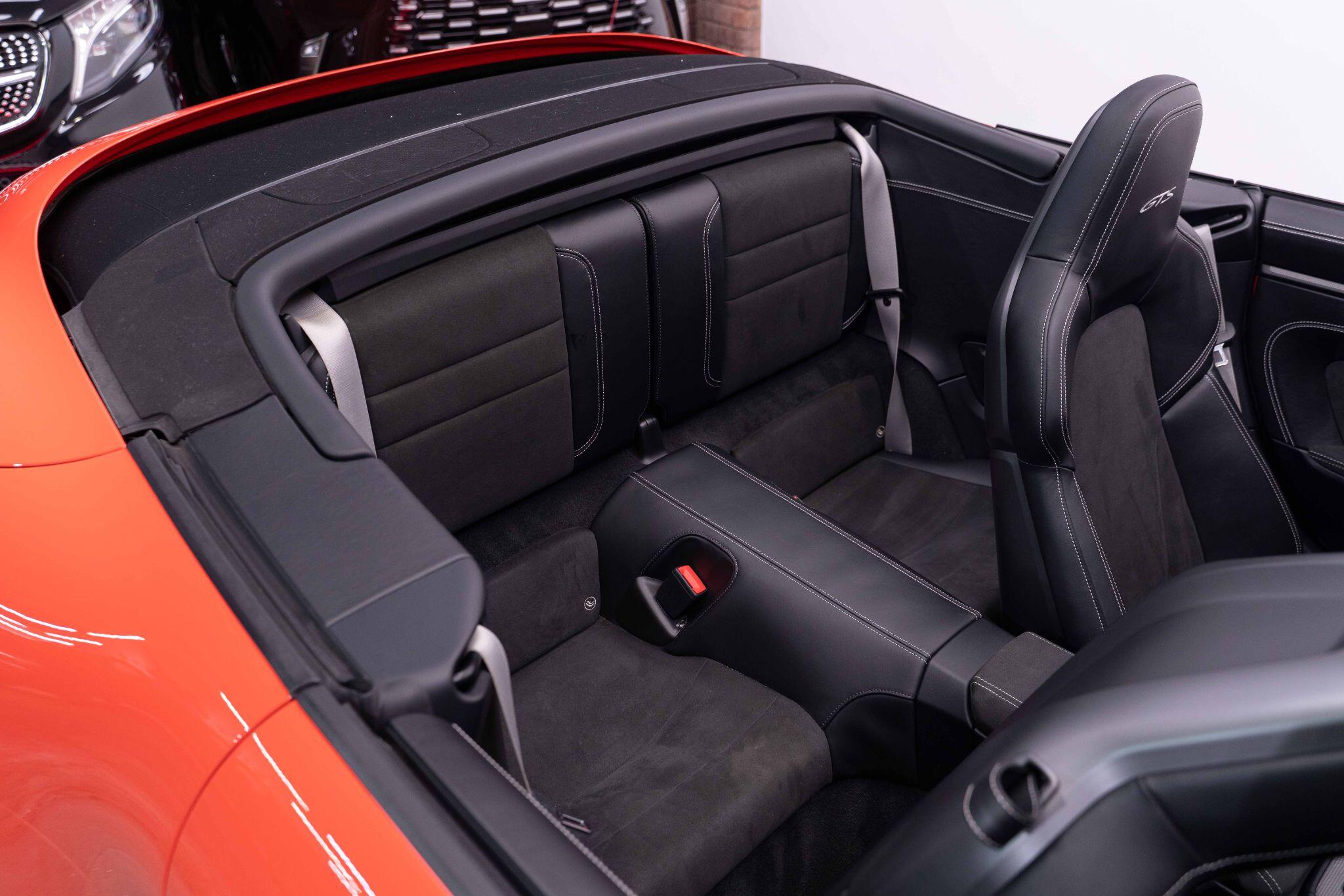 Porsche 911 - Image 7