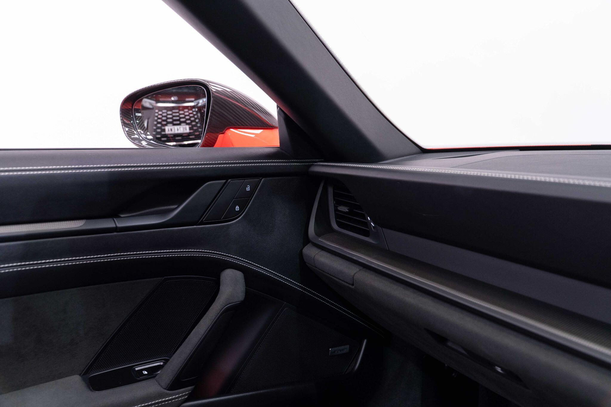 Porsche 911 - Image 9