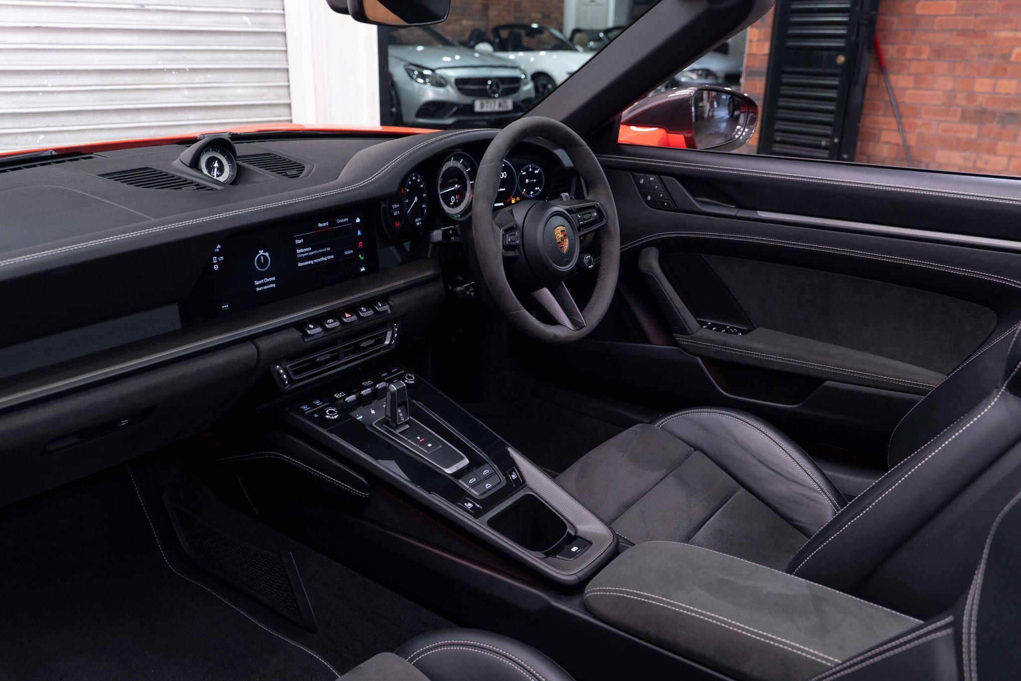 Porsche 911 - Image 11