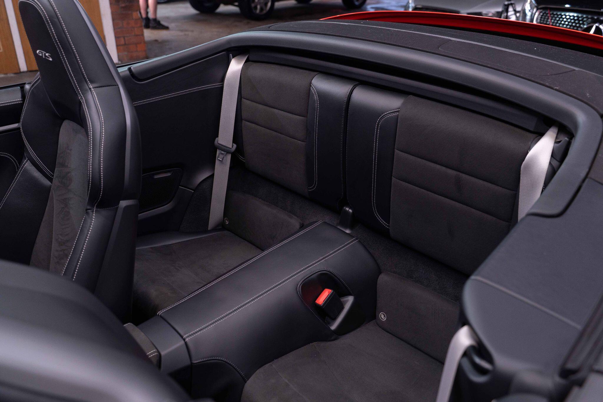 Porsche 911 - Image 12