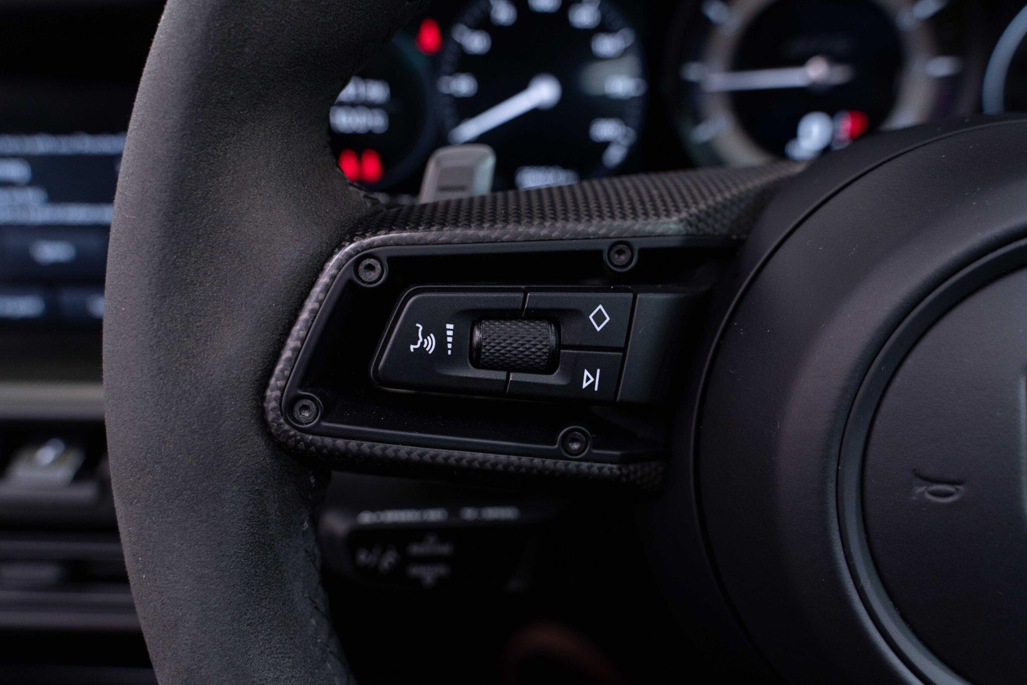 Porsche 911 - Image 13