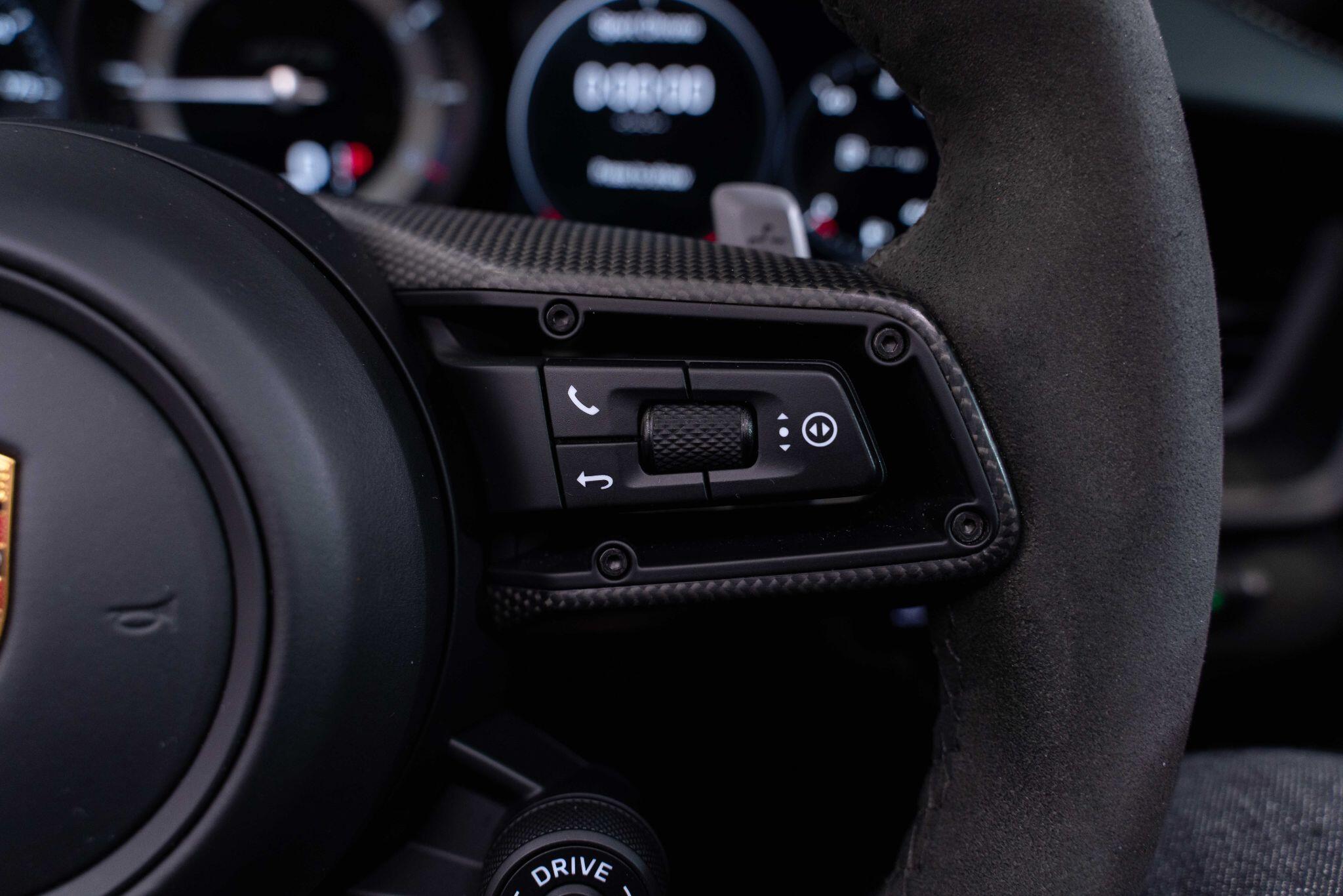 Porsche 911 - Image 14