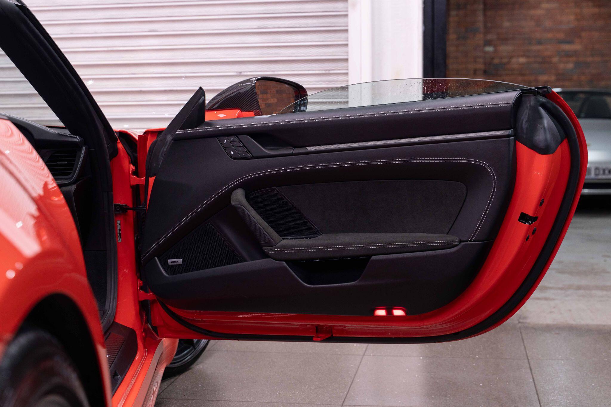 Porsche 911 - Image 17