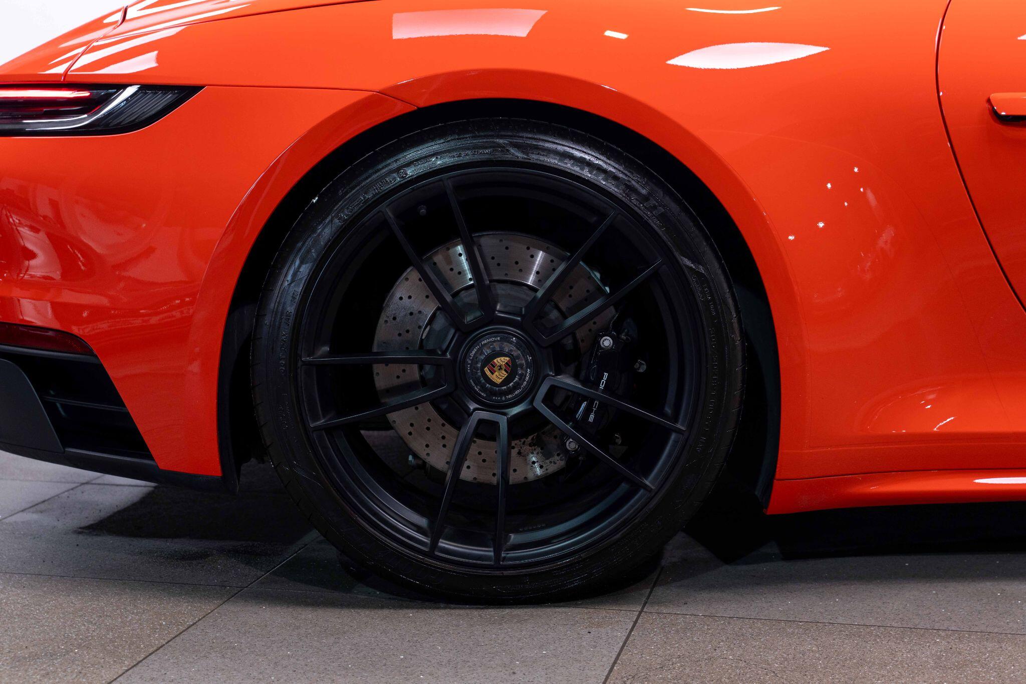 Porsche 911 - Image 19