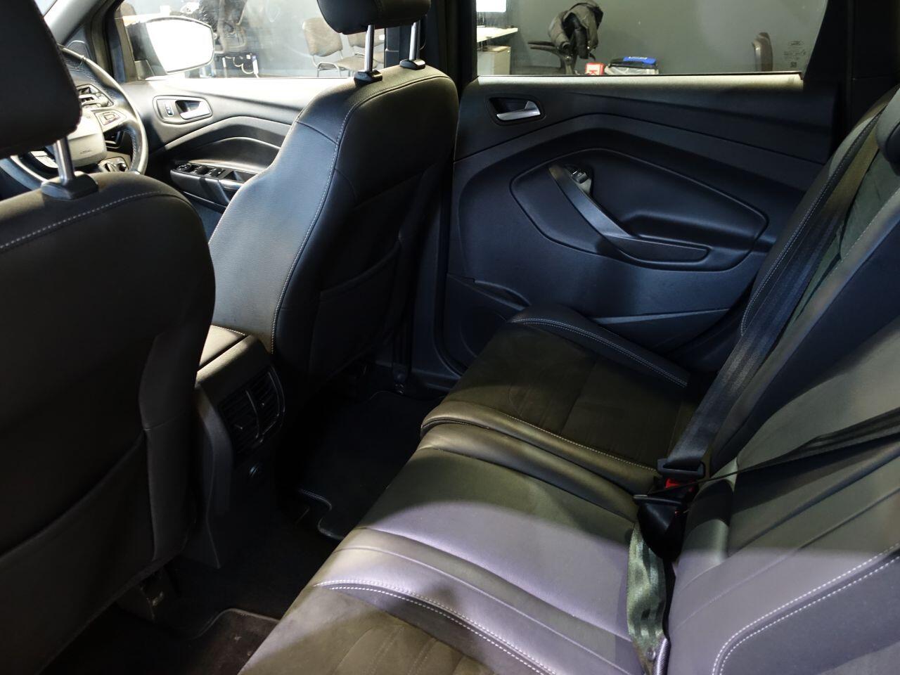 Ford Kuga - Image 21