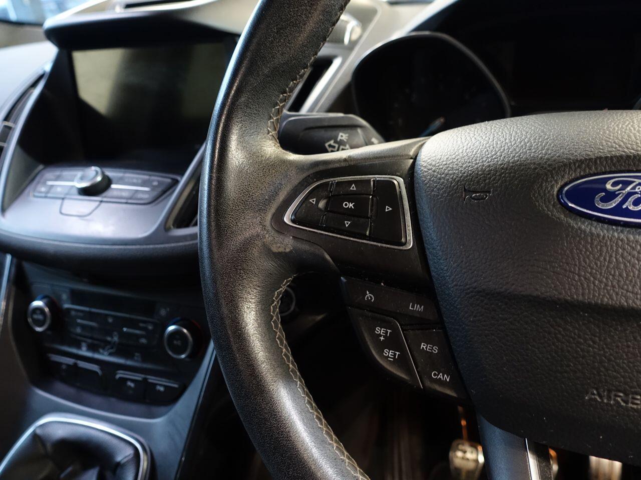 Ford Kuga - Image 24