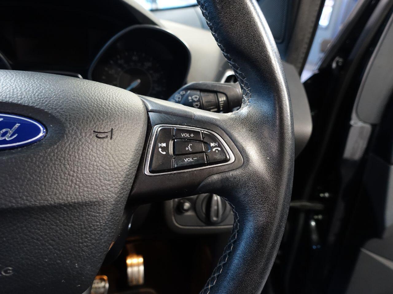 Ford Kuga - Image 25