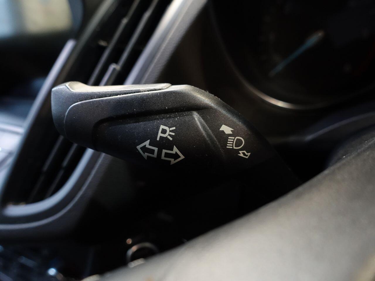 Ford Kuga - Image 26