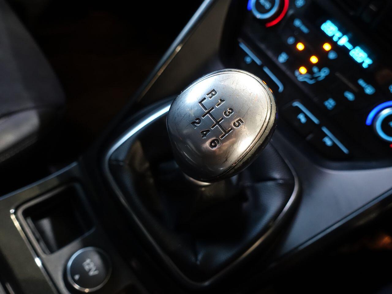 Ford Kuga - Image 29