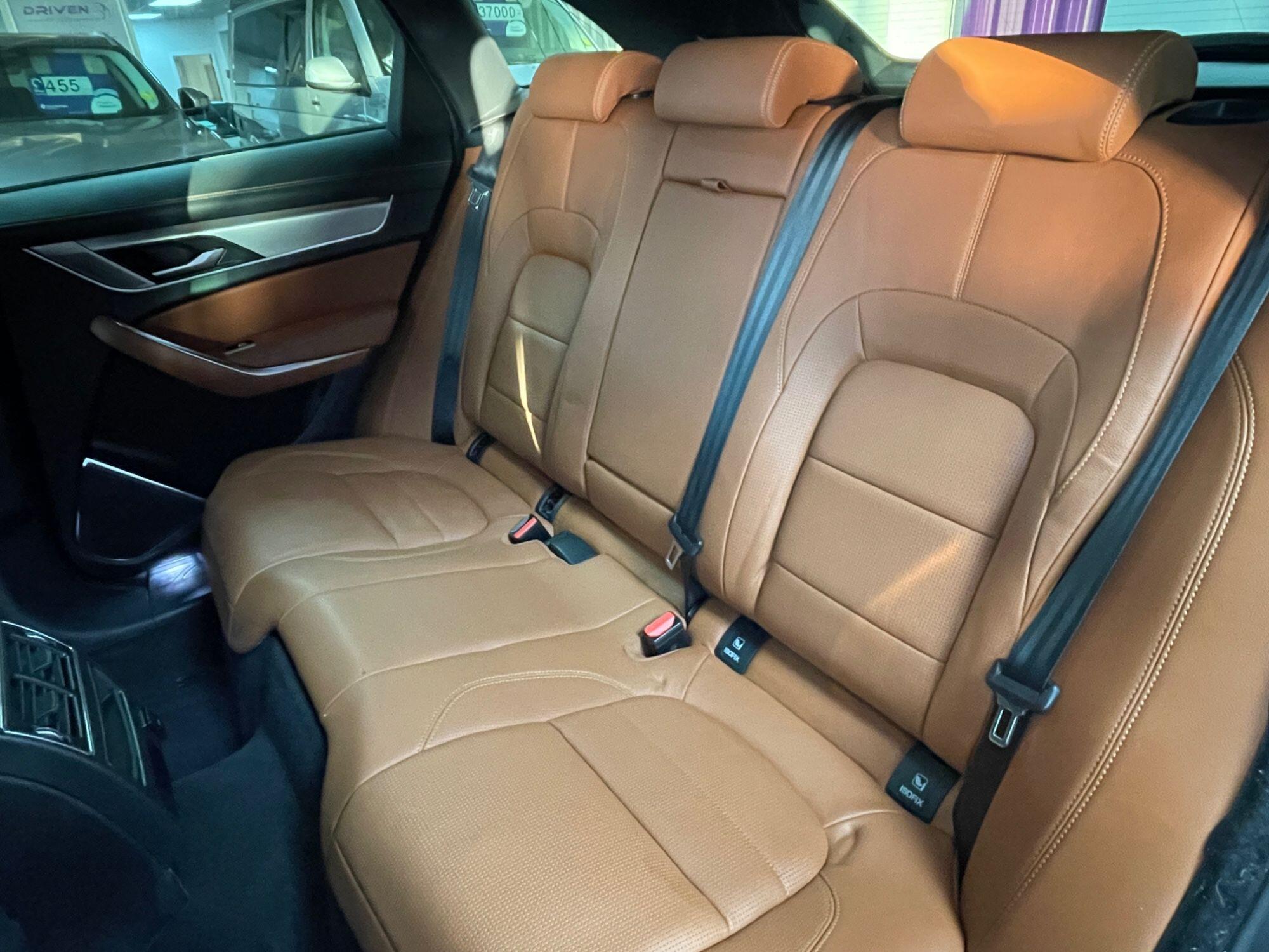 Jaguar F-Pace - Image 29
