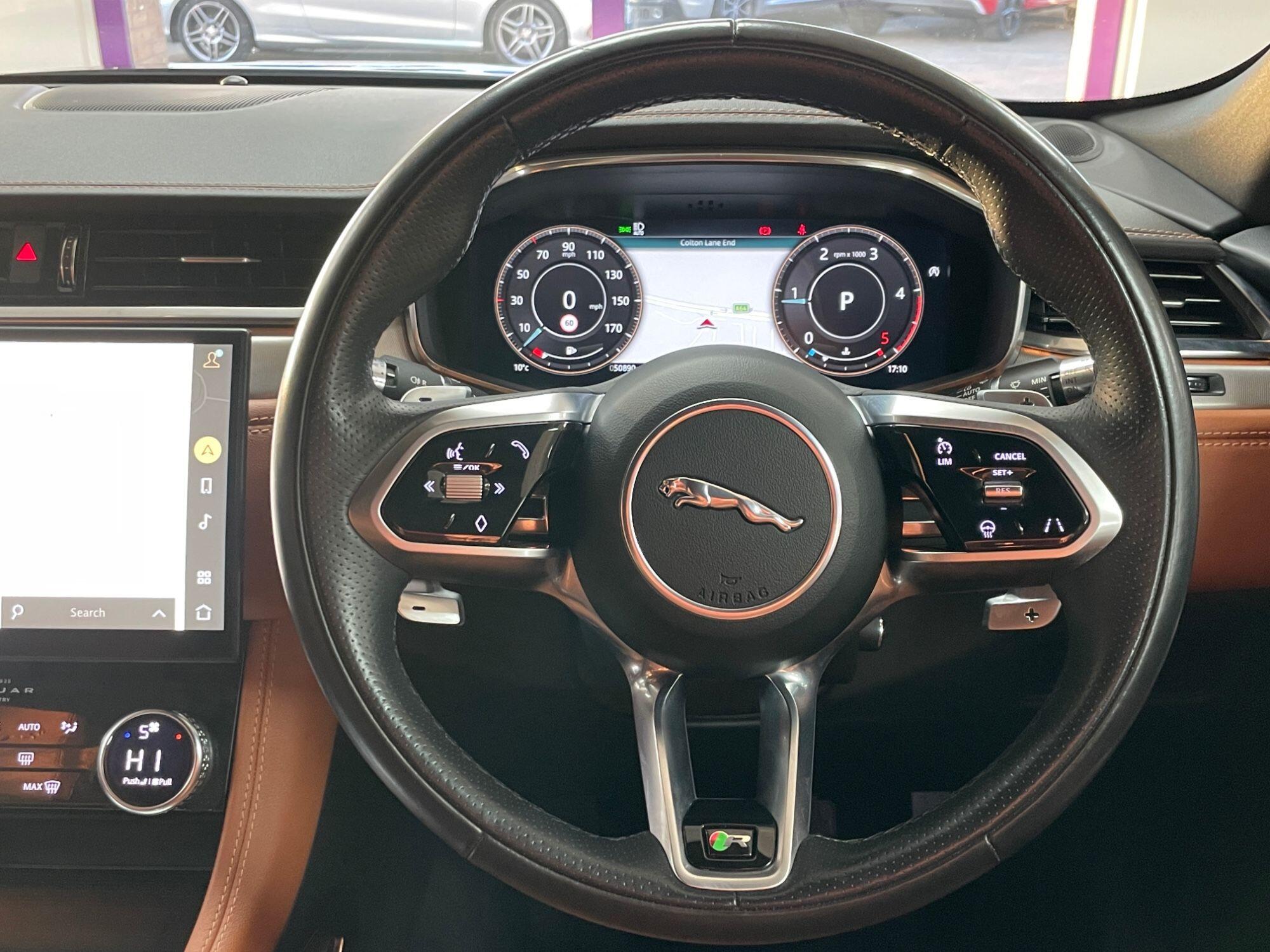 Jaguar F-Pace - Image 36