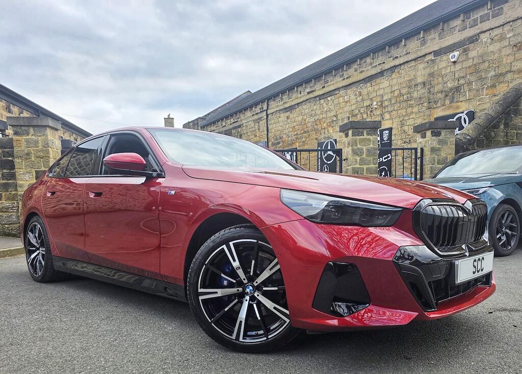 BMW 5 Series - Image 2