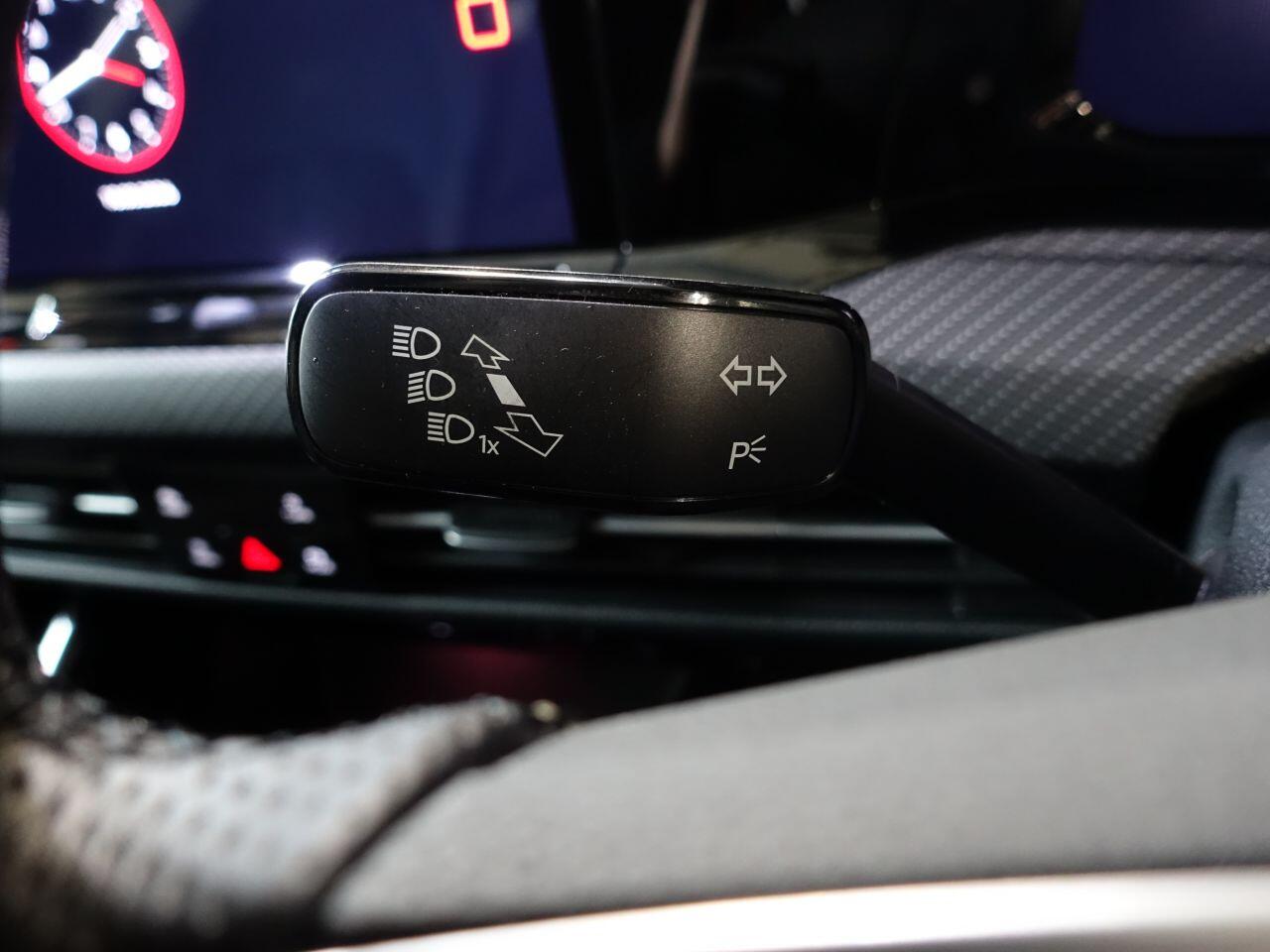 Volkswagen Golf - Image 16