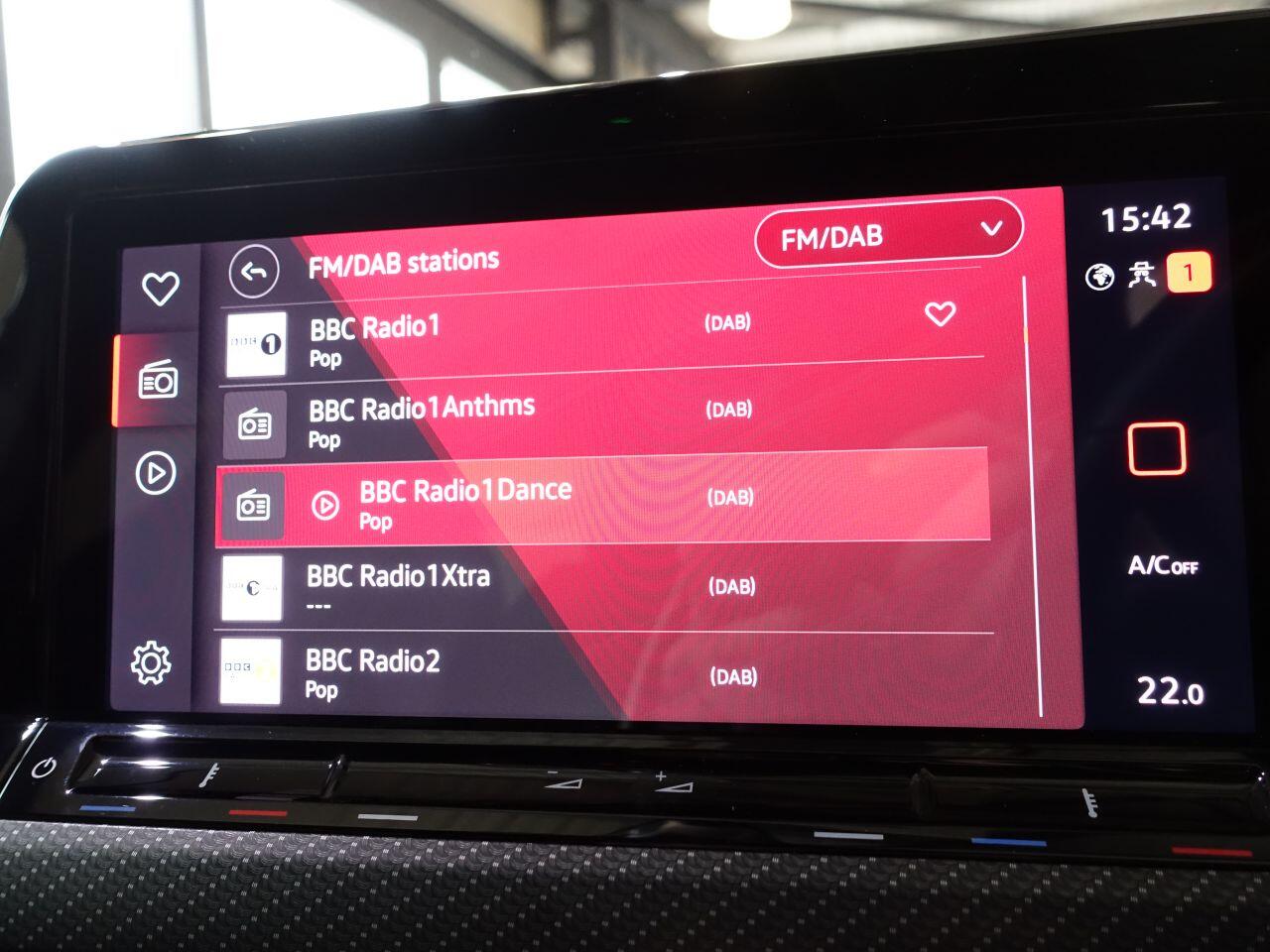 Volkswagen Golf - Image 20