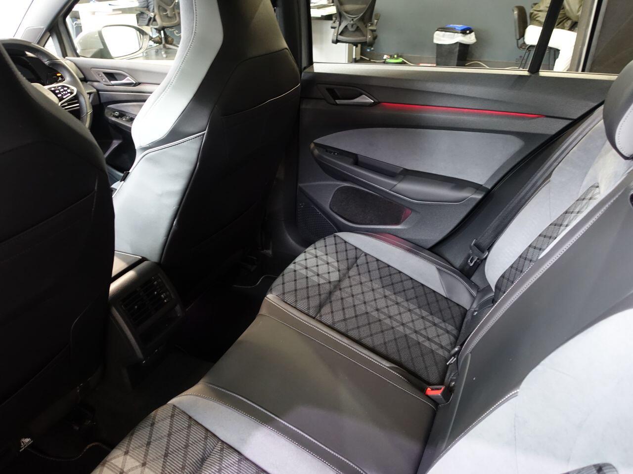 Volkswagen Golf - Image 38