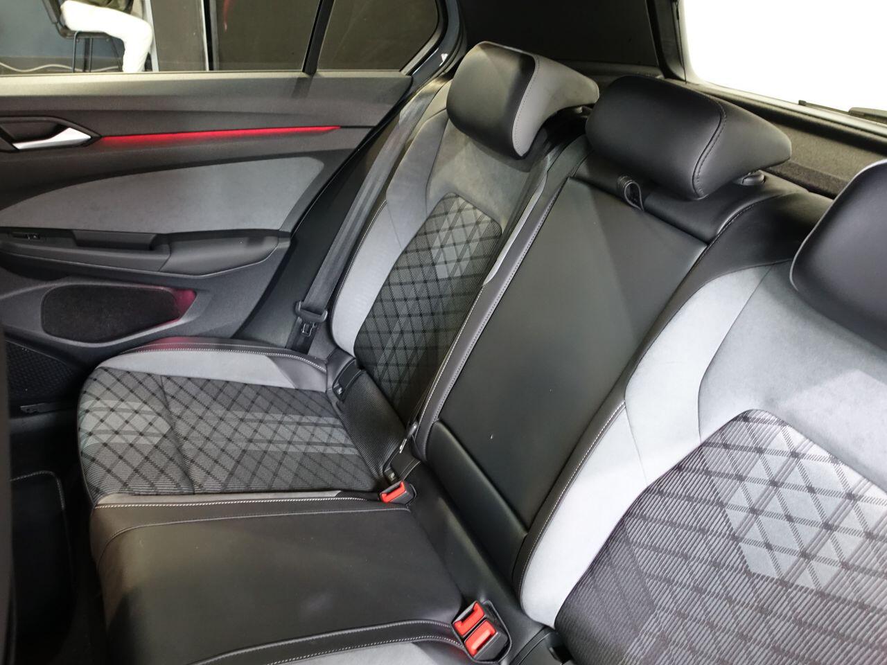 Volkswagen Golf - Image 39