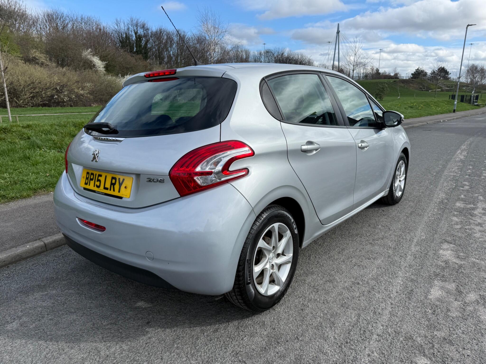 Peugeot 208 - Image 6