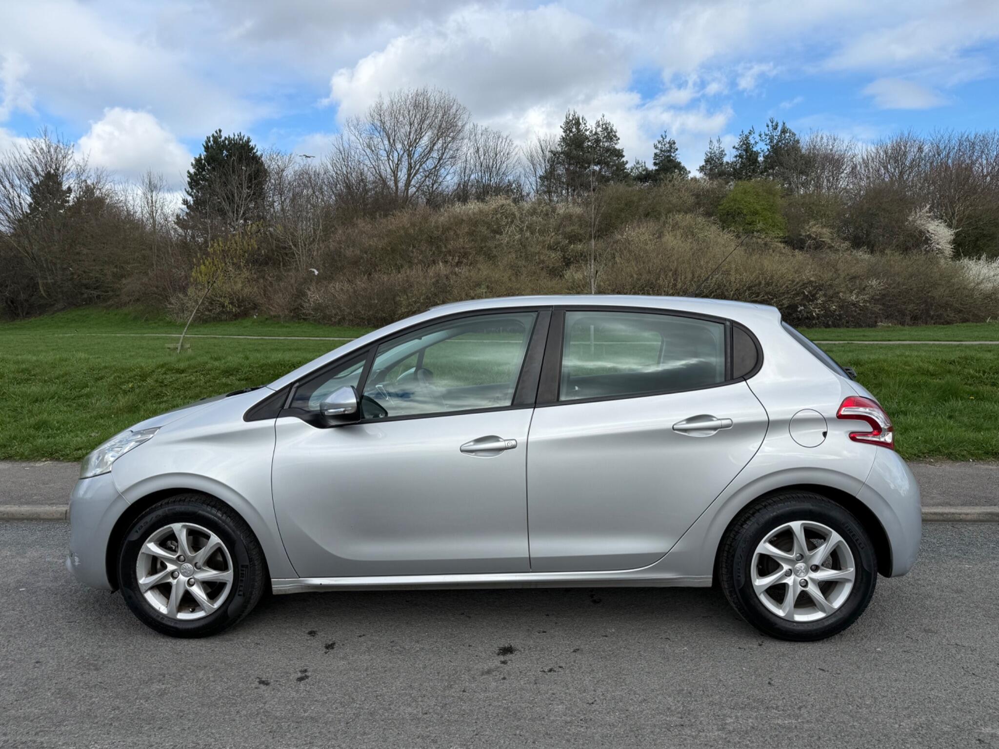 Peugeot 208 - Image 10