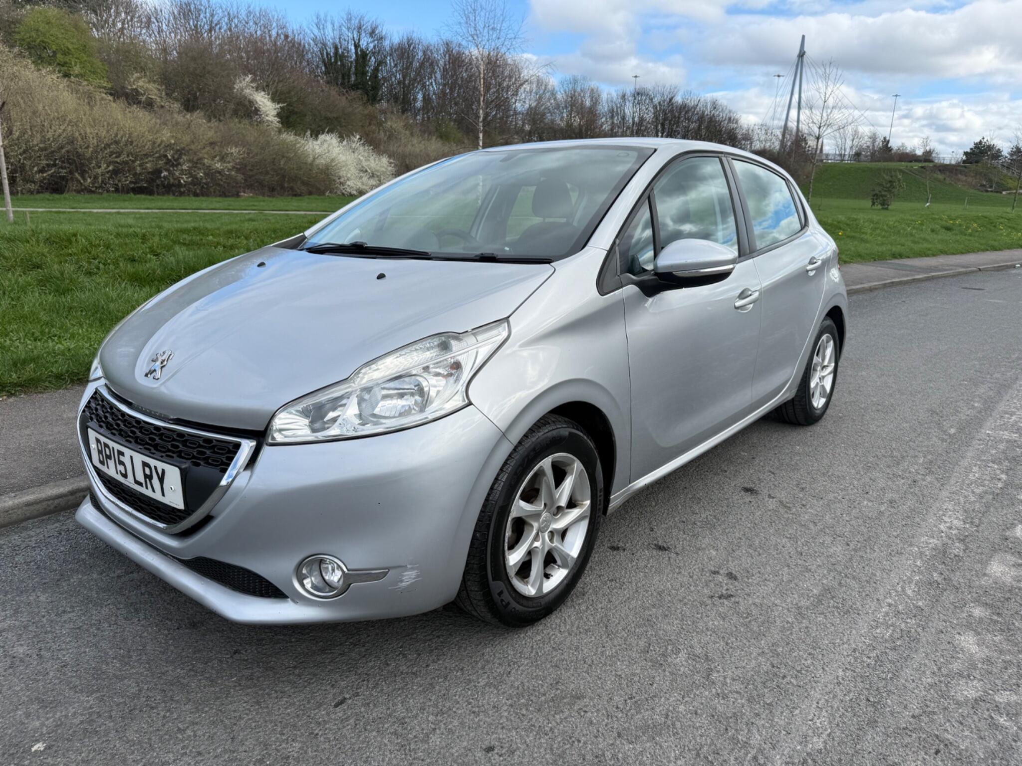 Peugeot 208 - Image 11