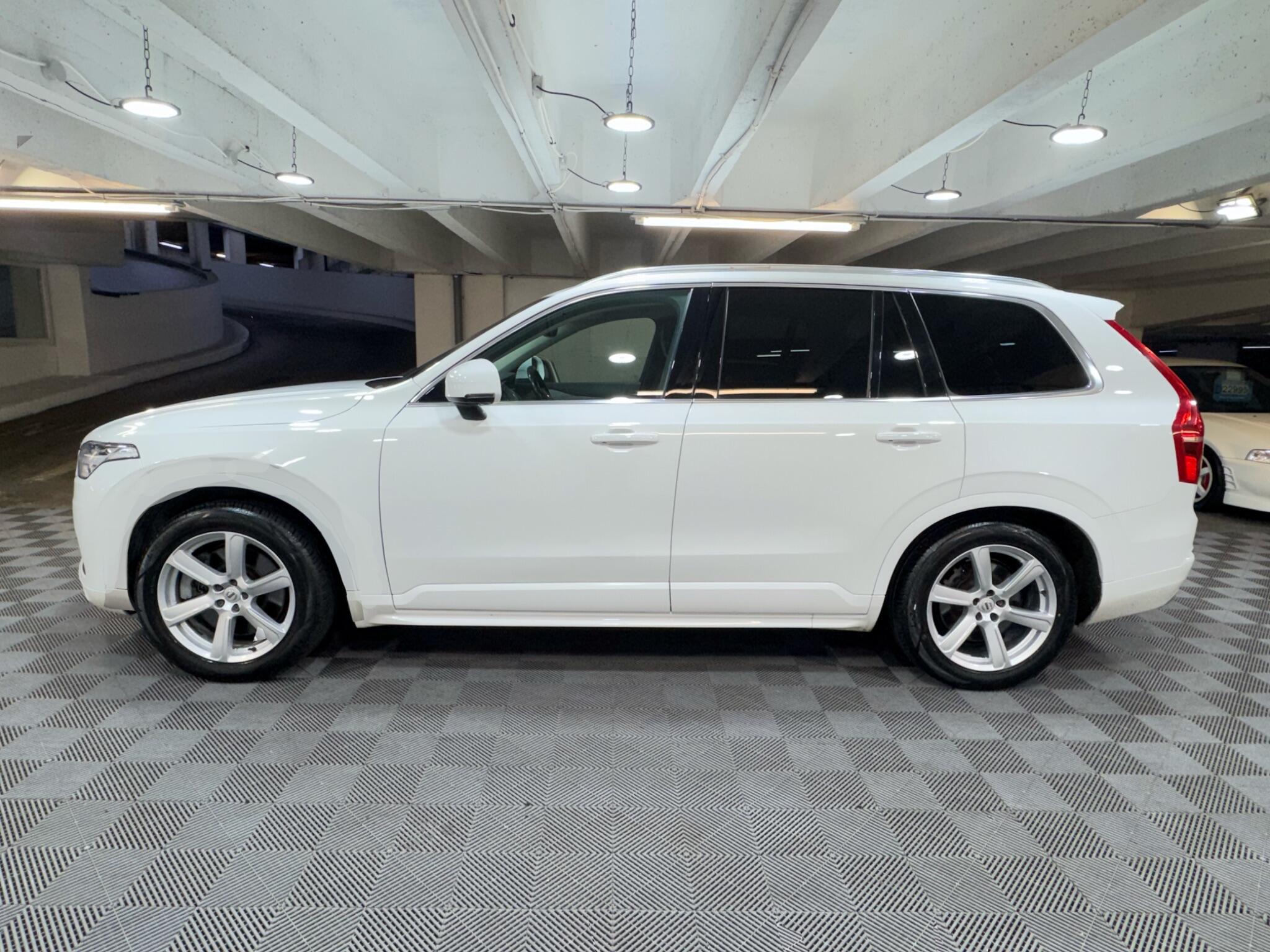 Volvo XC90 - Image 2