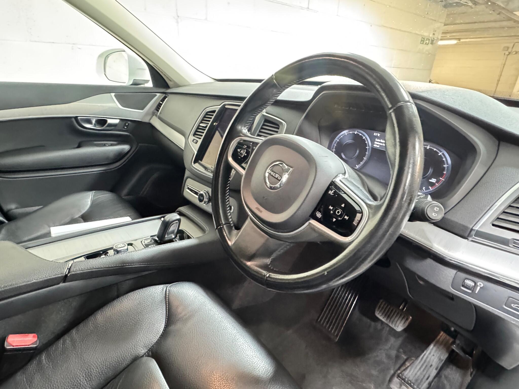 Volvo XC90 - Image 8