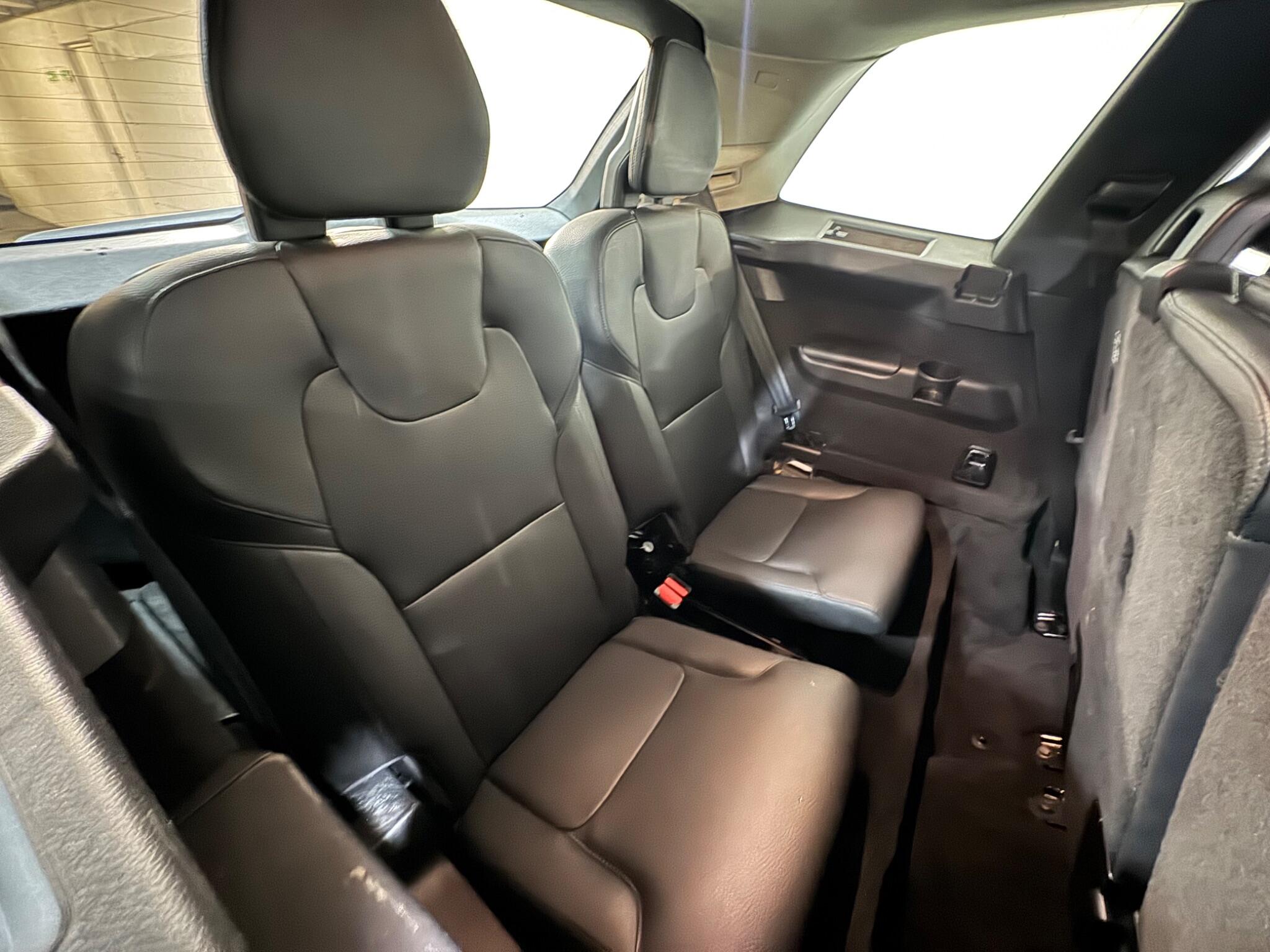 Volvo XC90 - Image 11