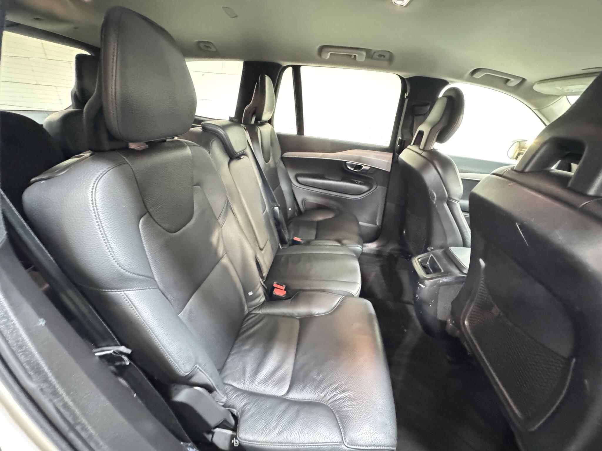 Volvo XC90 - Image 12