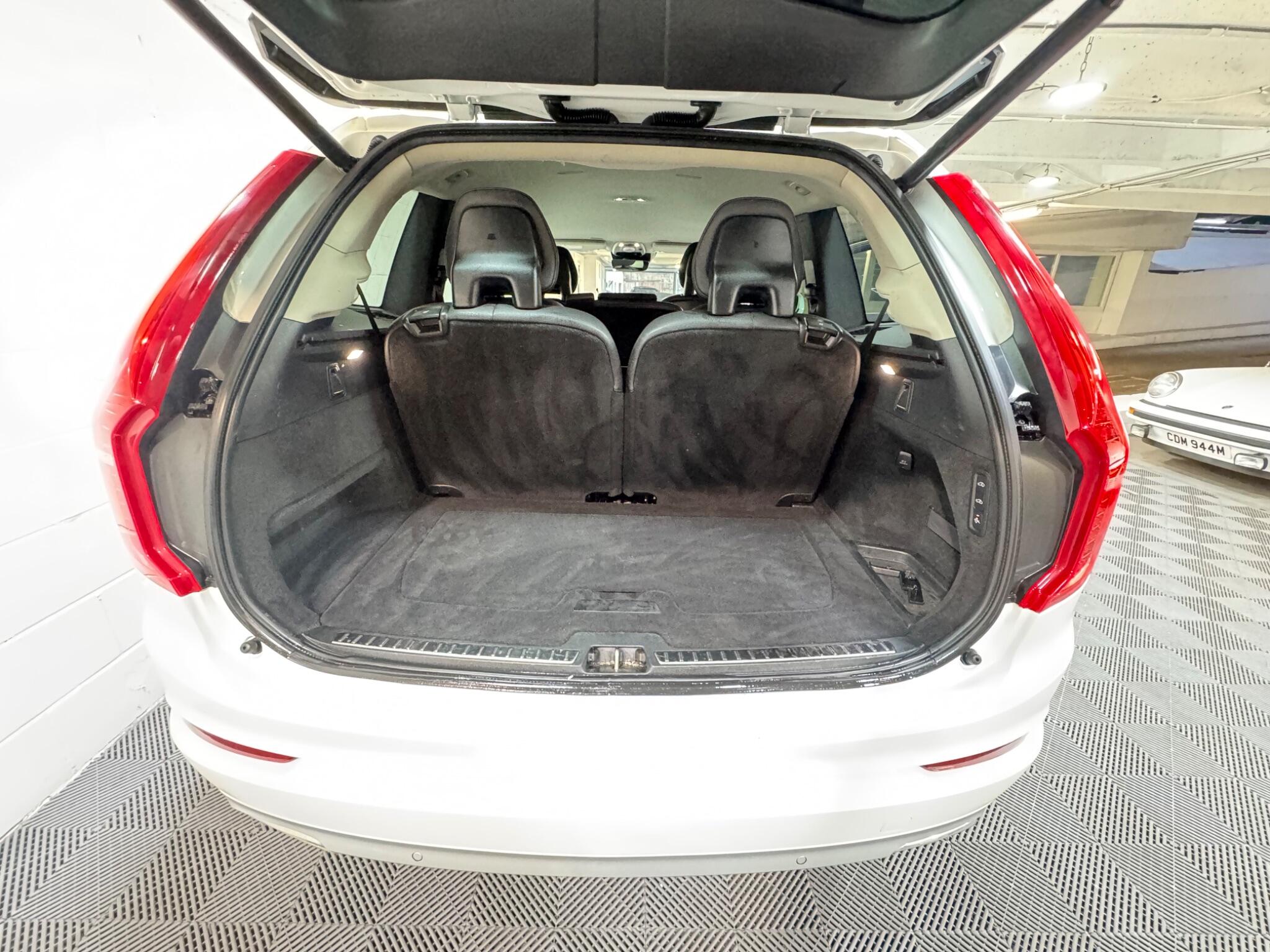 Volvo XC90 - Image 13